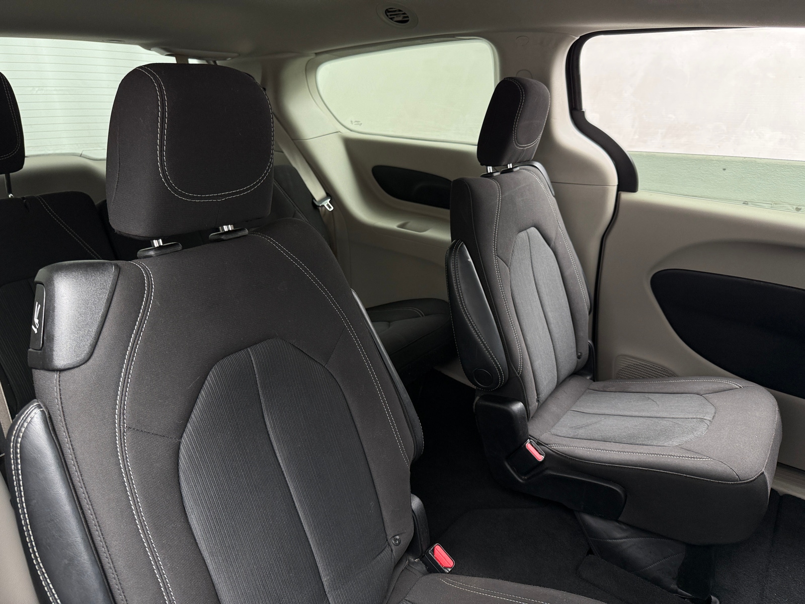 Thumbnail: 2023 Chrysler Voyager - 6