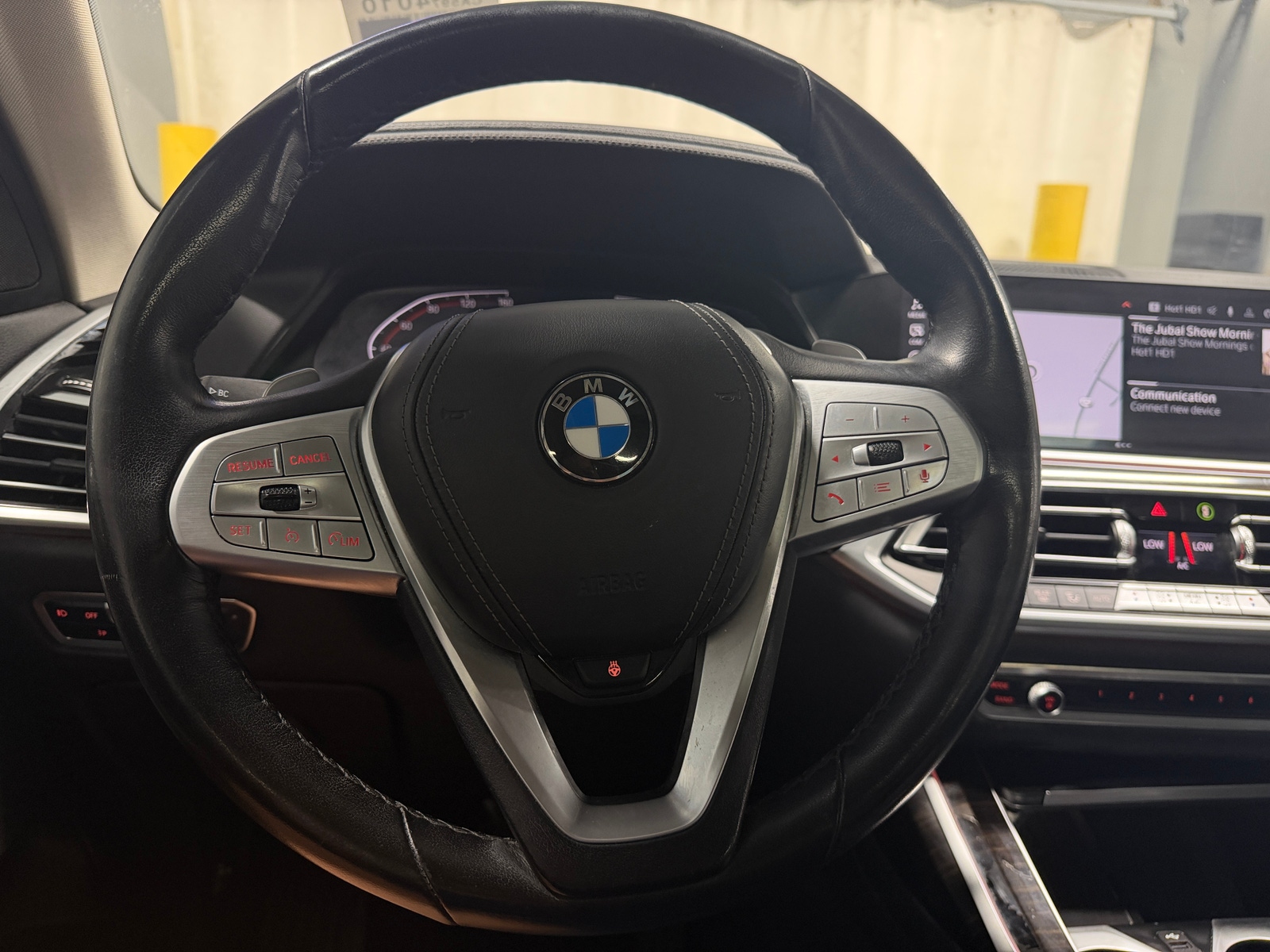 Thumbnail: 2021 BMW X7 - 4