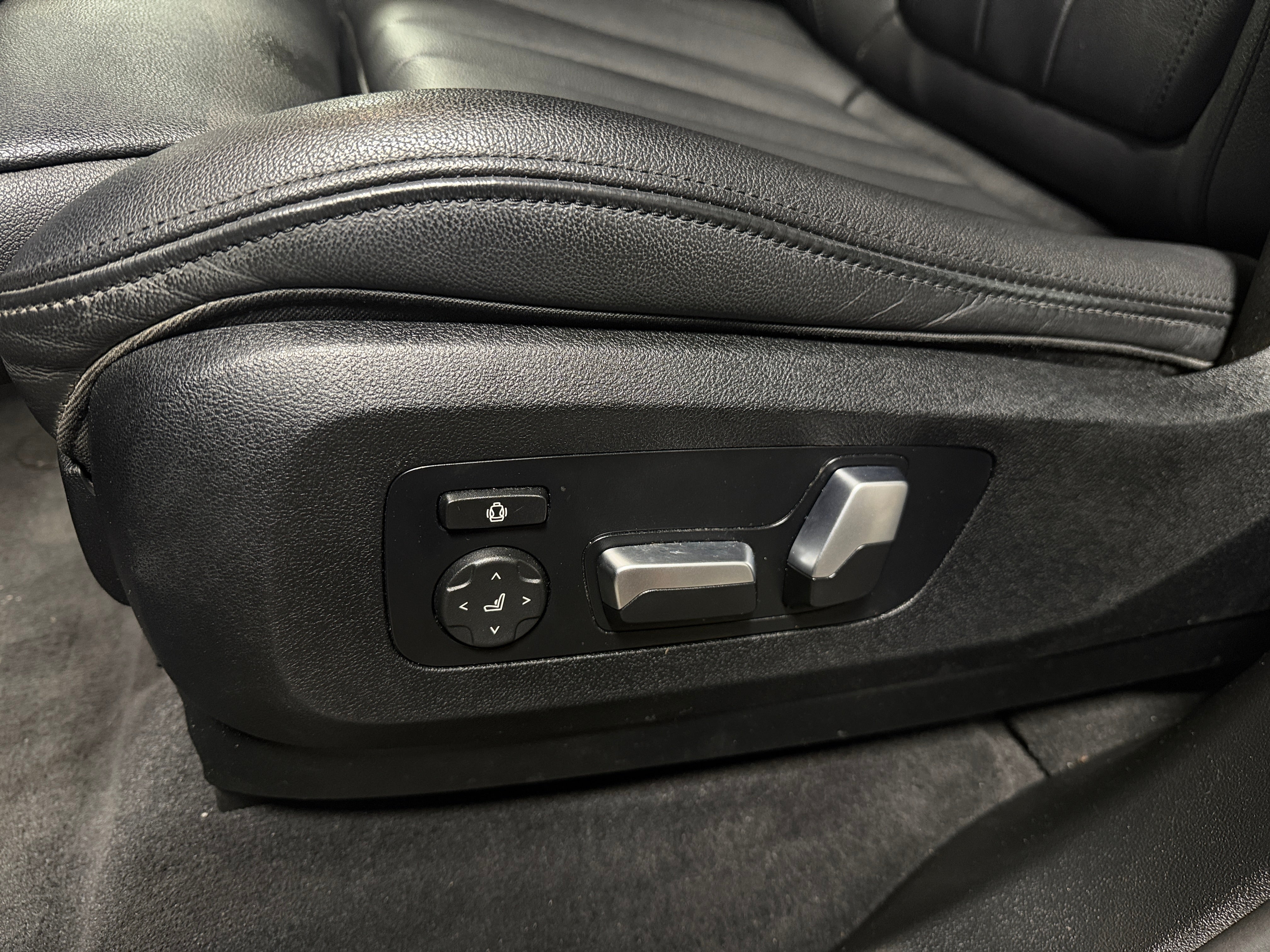 2021 BMW X7 40i - Photo 12
