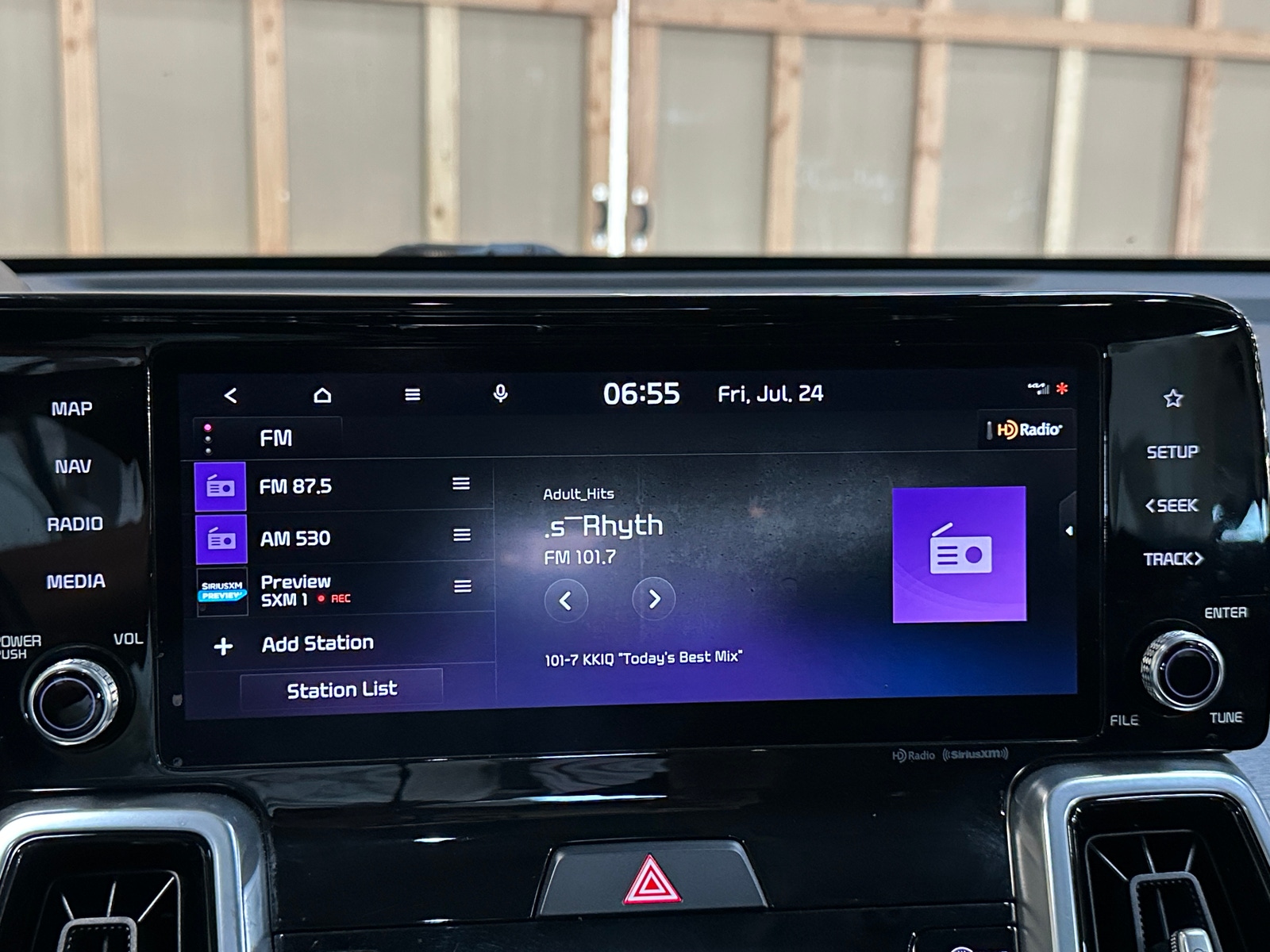 Thumbnail: 2022 Kia Sorento - 3