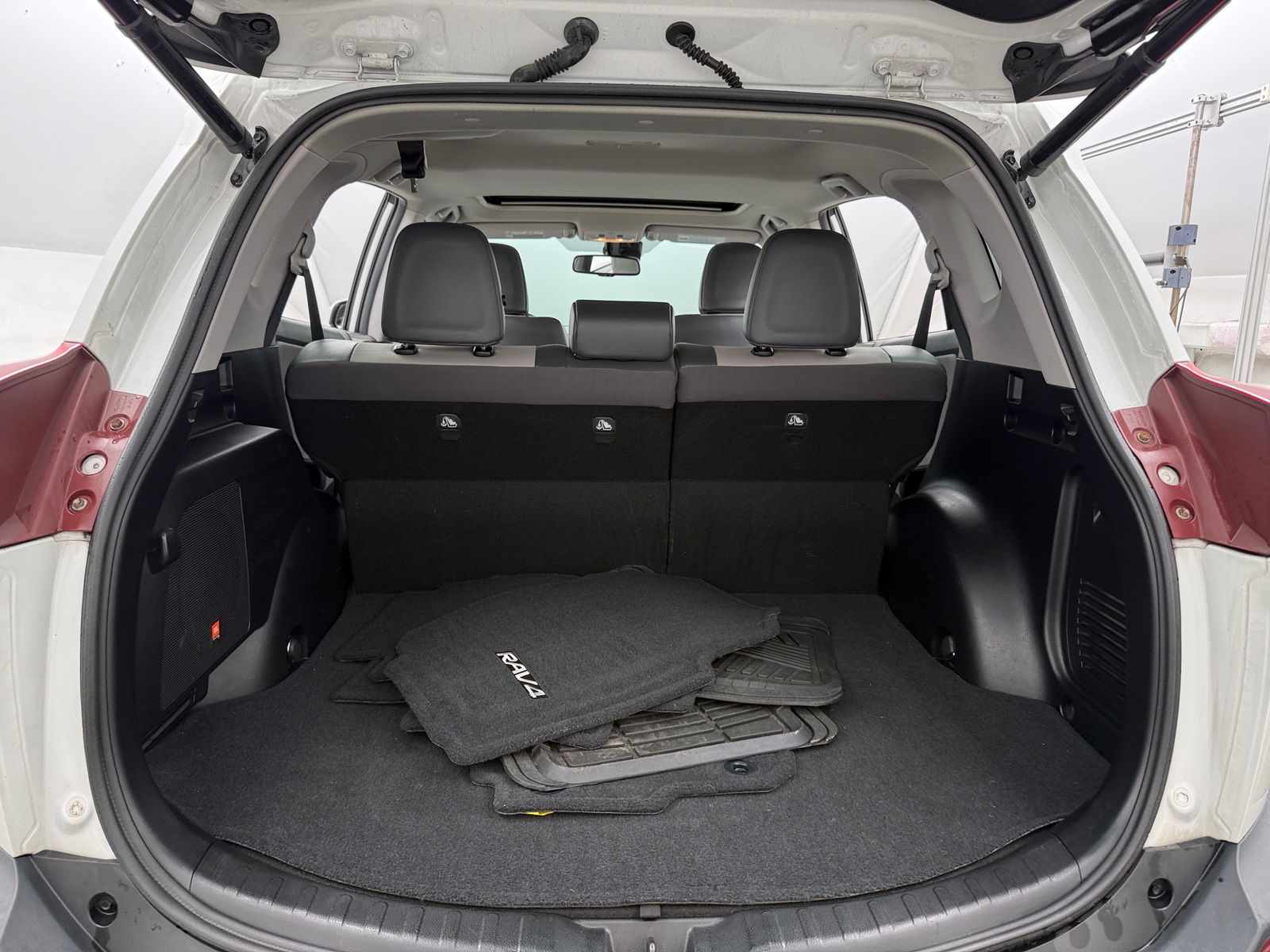 Thumbnail: 2015 Toyota RAV4 - 7