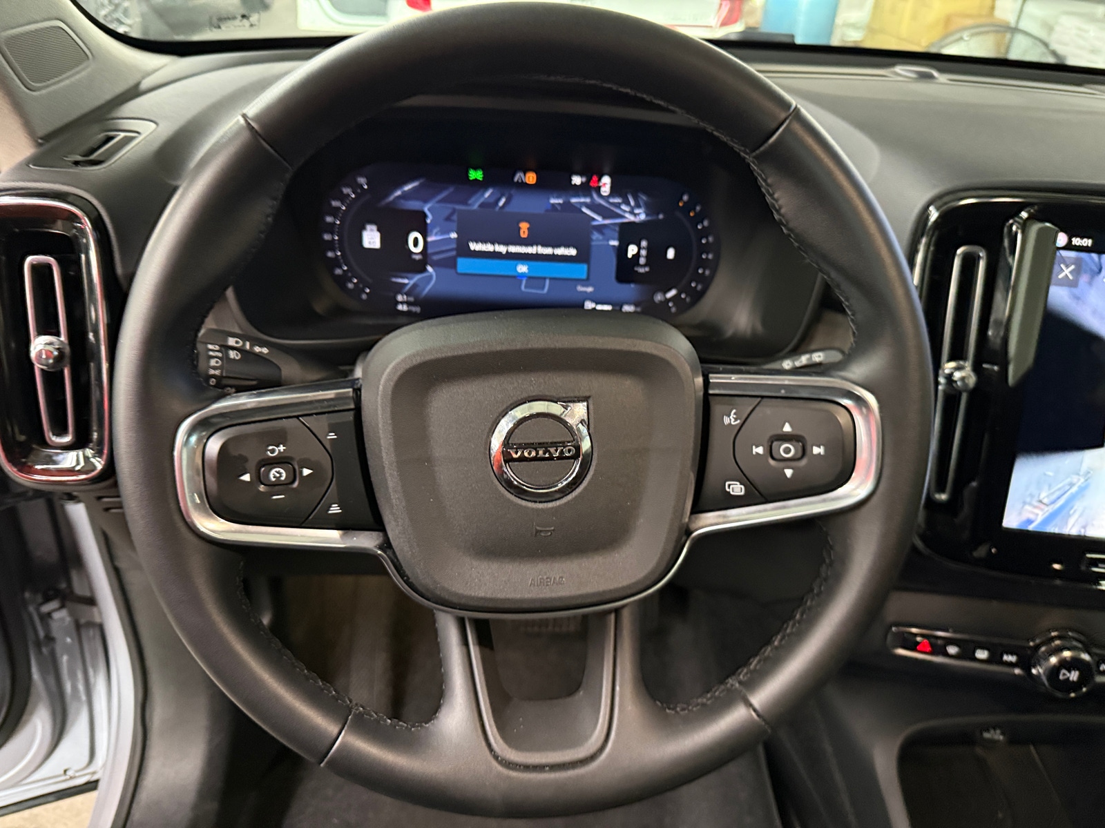 Thumbnail: 2026 Volvo XC40 - 4