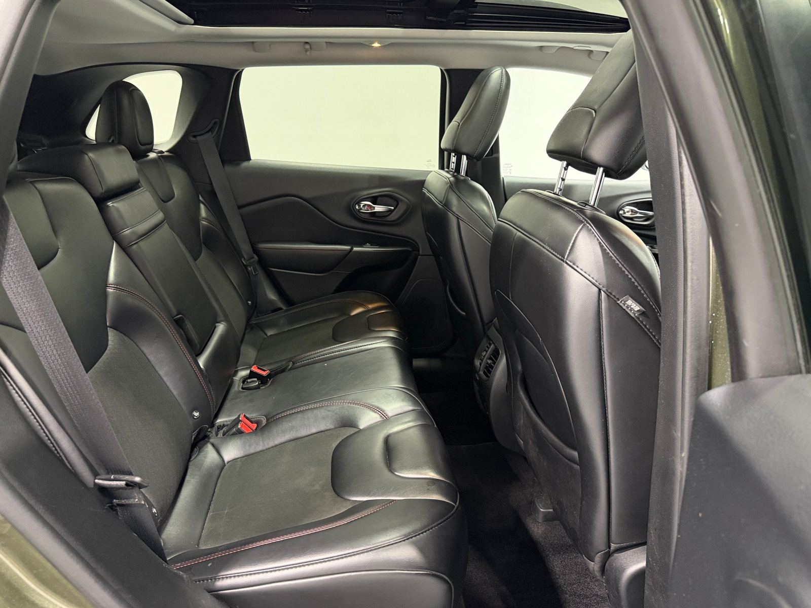 Thumbnail: 2019 Jeep Cherokee - 6