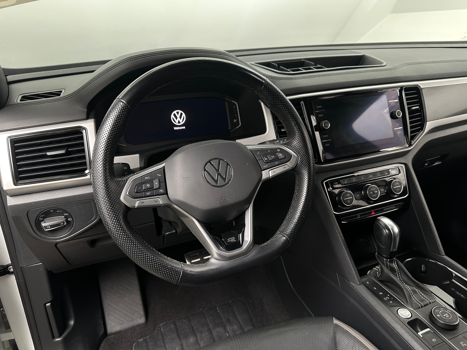 Thumbnail: 2022 Volkswagen Atlas - 4