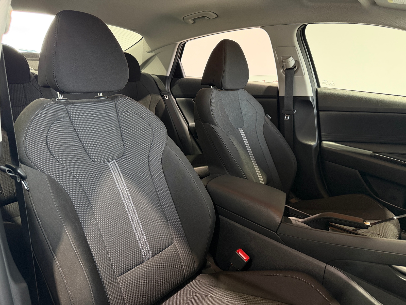 Thumbnail: 2023 Hyundai Elantra - 2