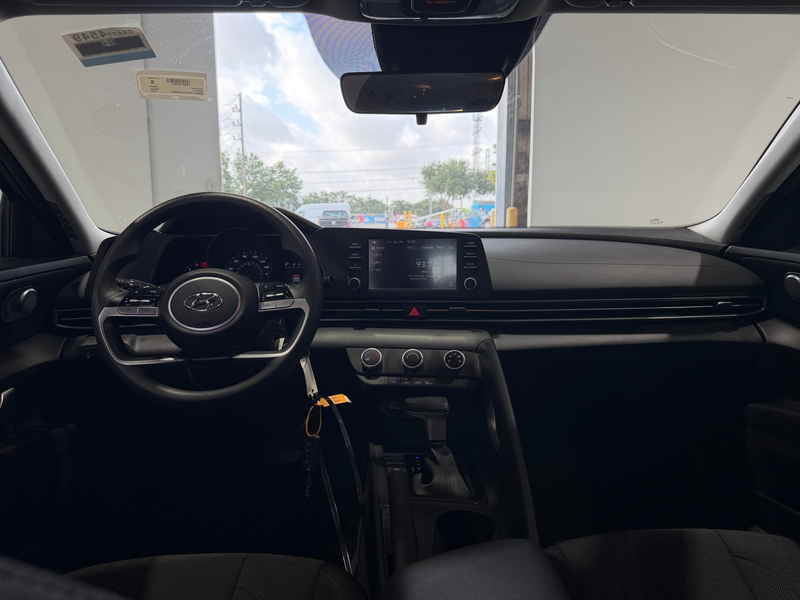 Thumbnail: 2023 Hyundai Elantra - 3