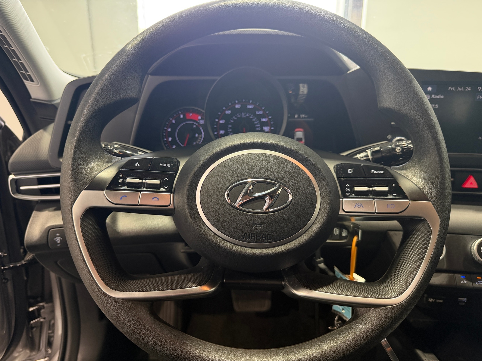 Thumbnail: 2023 Hyundai Elantra - 5