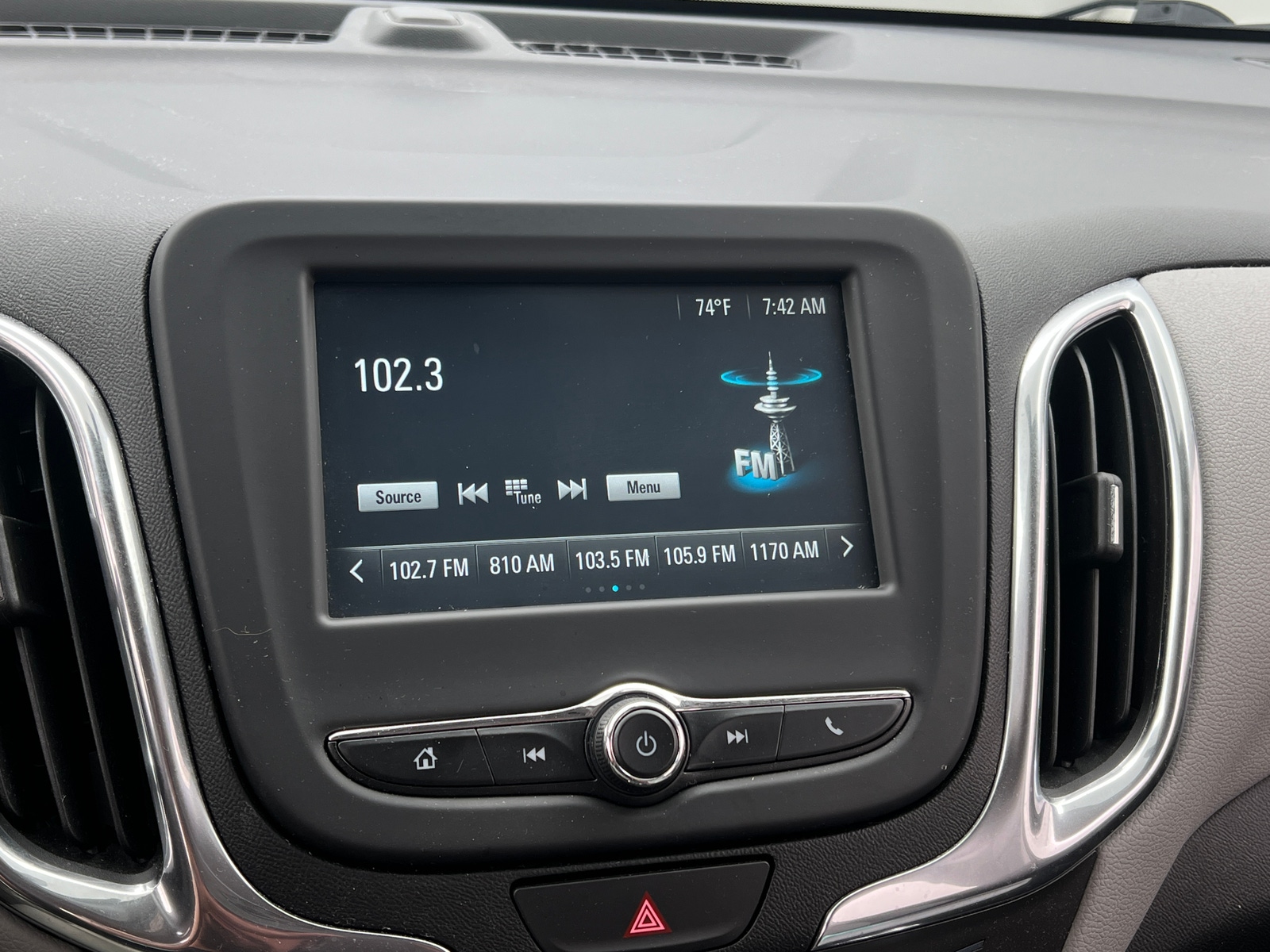 Thumbnail: 2018 Chevrolet Equinox - 4