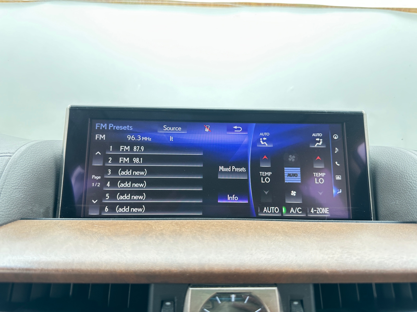 Thumbnail: 2018 Lexus LX - 3
