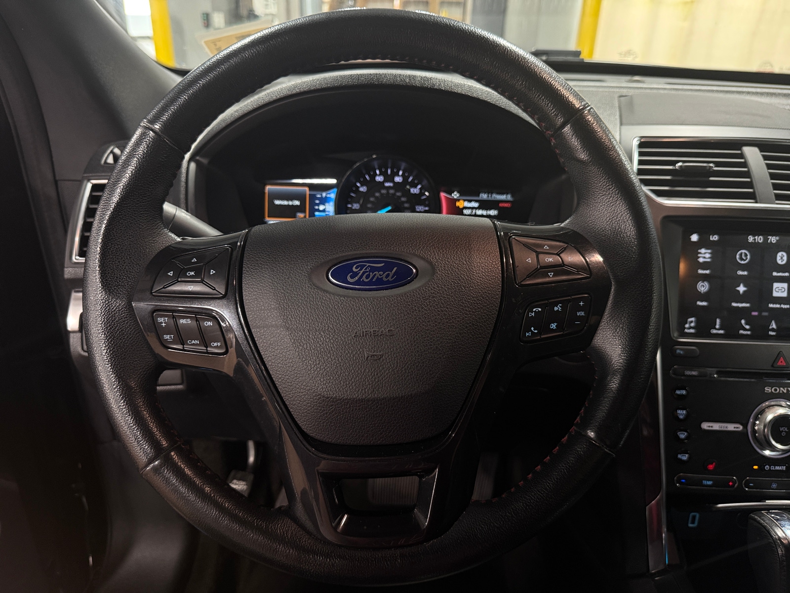 Thumbnail: 2018 Ford Explorer - 4