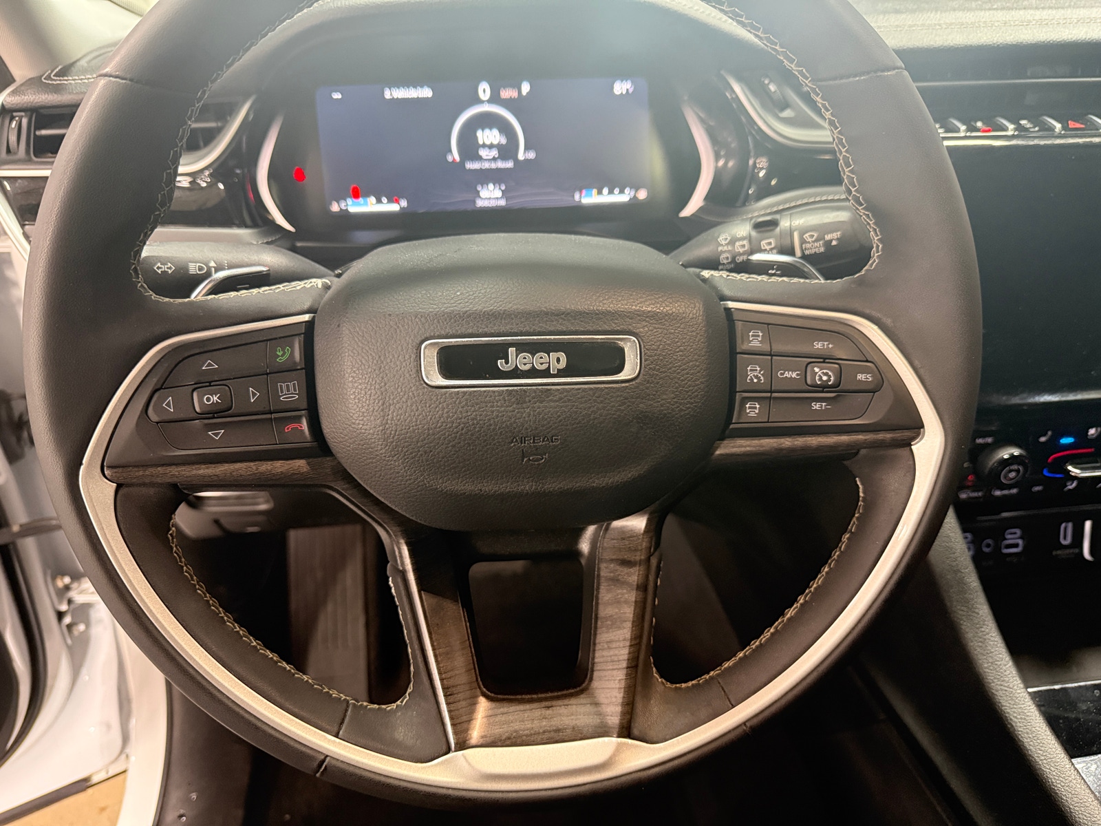 Thumbnail: 2023 Jeep Grand Cherokee L - 5