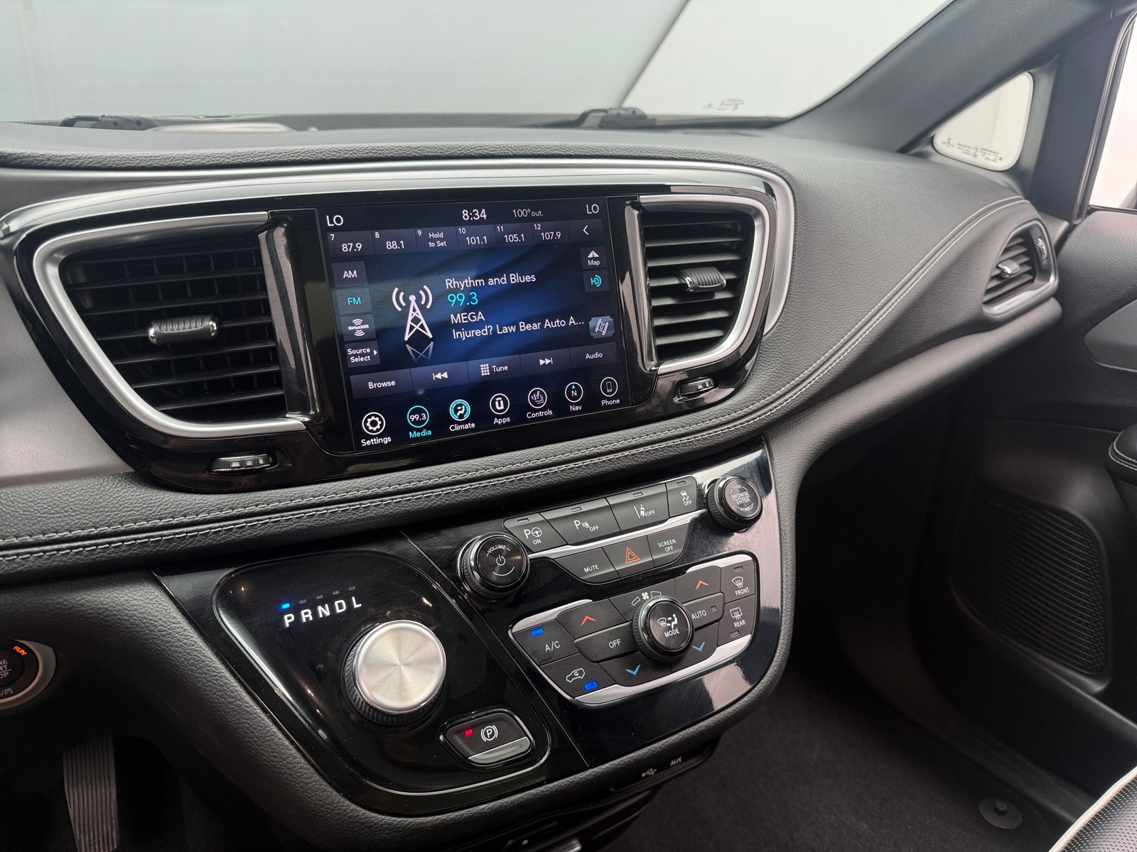 Thumbnail: 2019 Chrysler Pacifica - 3