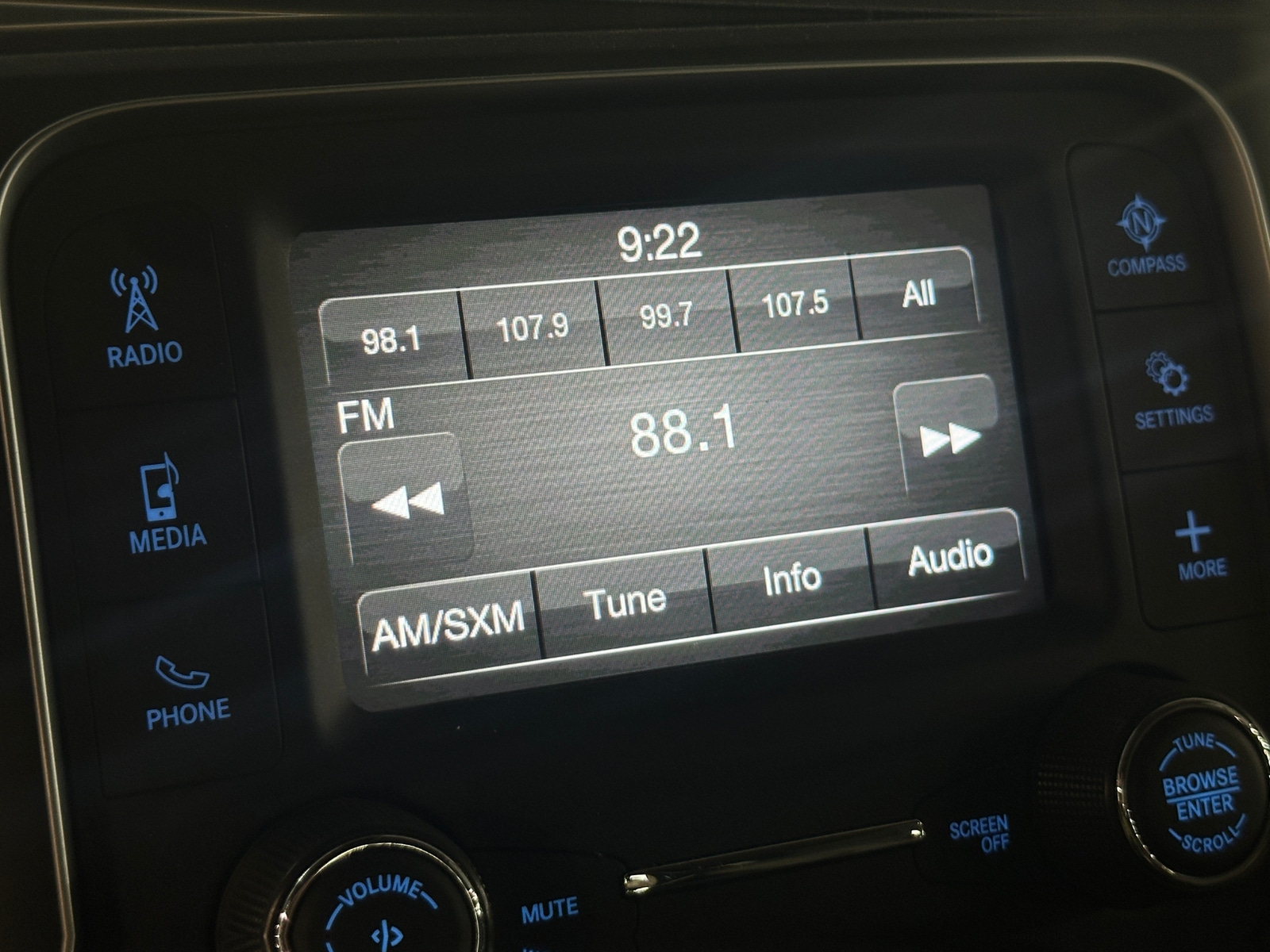 Thumbnail: 2024 RAM 1500 Classic - 4