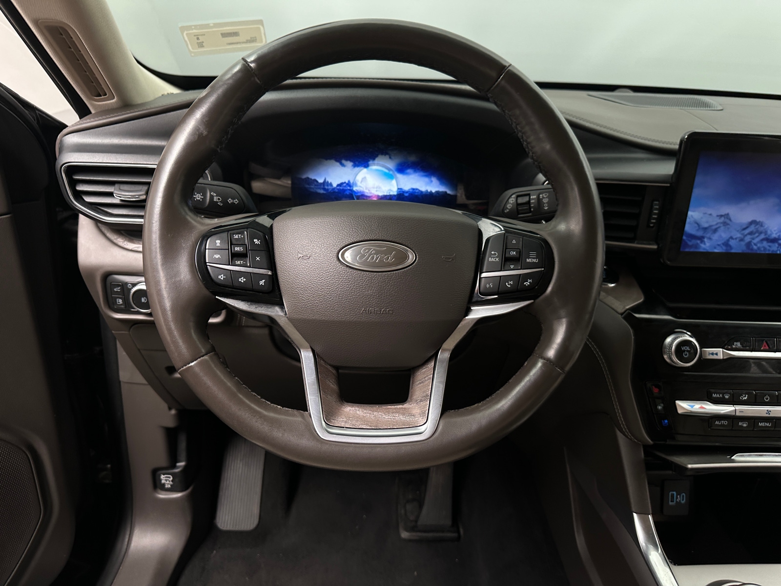 Thumbnail: 2023 Ford Explorer - 4