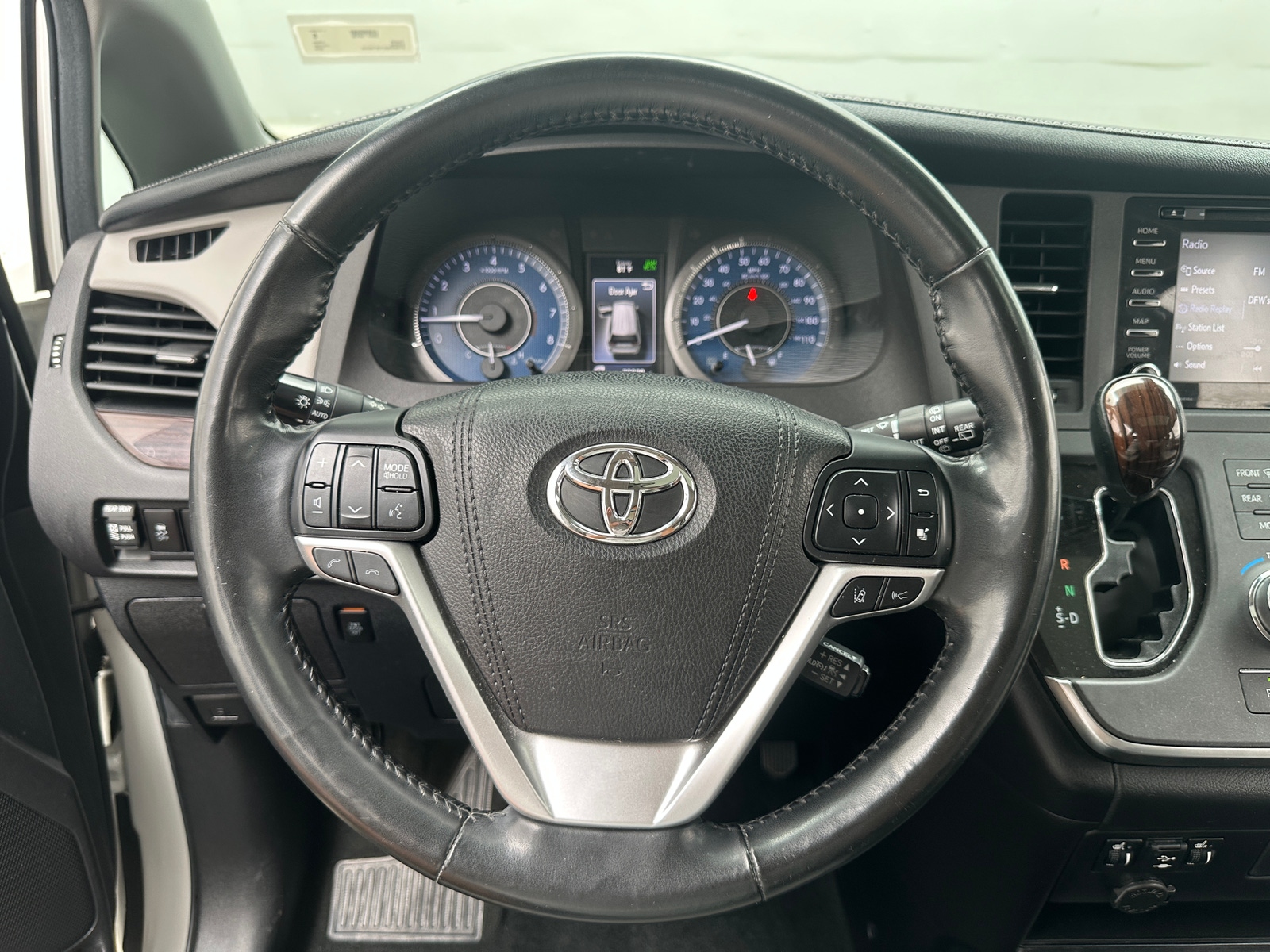 Thumbnail: 2018 Toyota Sienna - 4