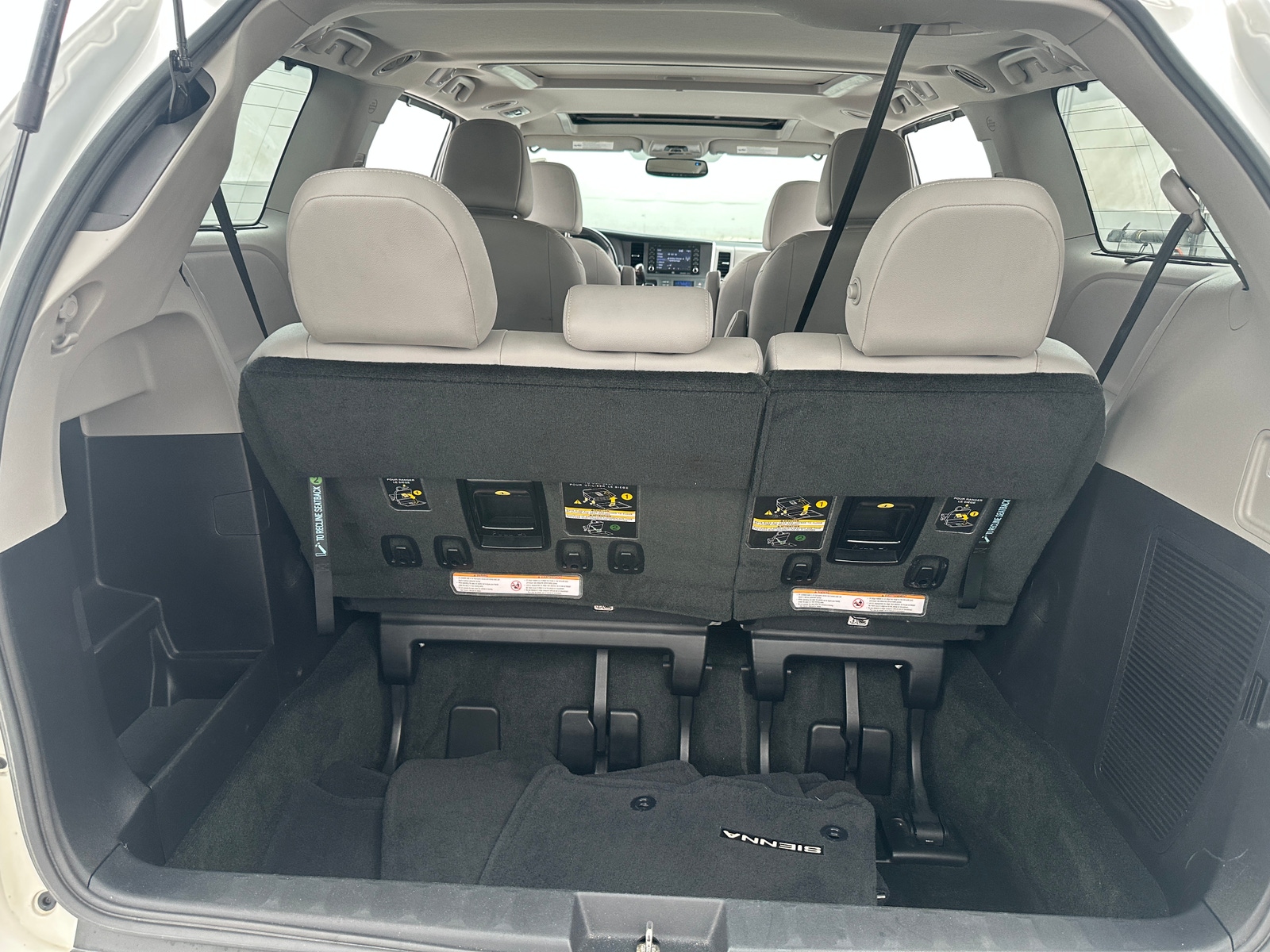 Thumbnail: 2018 Toyota Sienna - 6