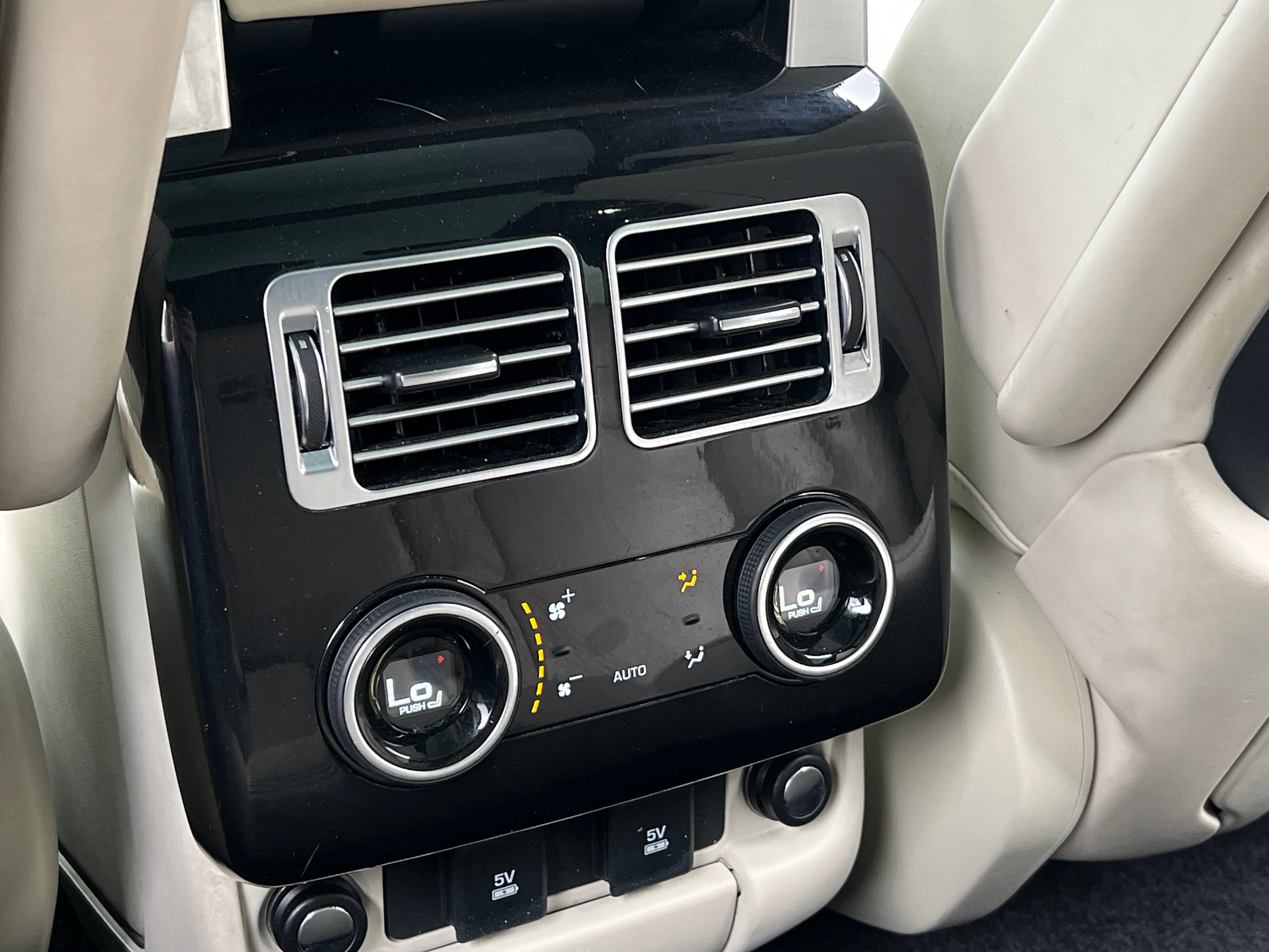 2018 Land Rover Range Rover Supercharged - Photo 12