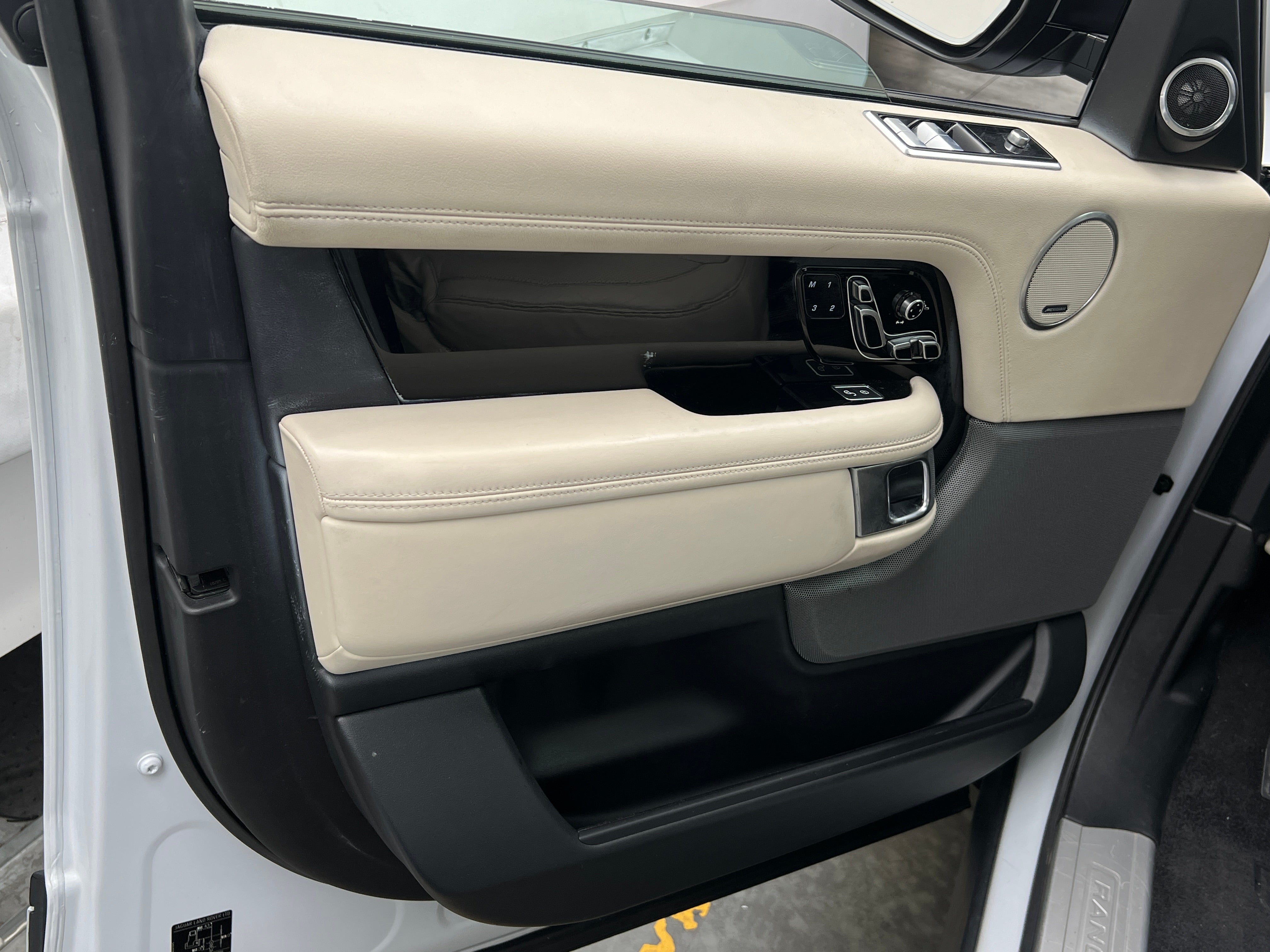 2018 Land Rover Range Rover Supercharged - Photo 8