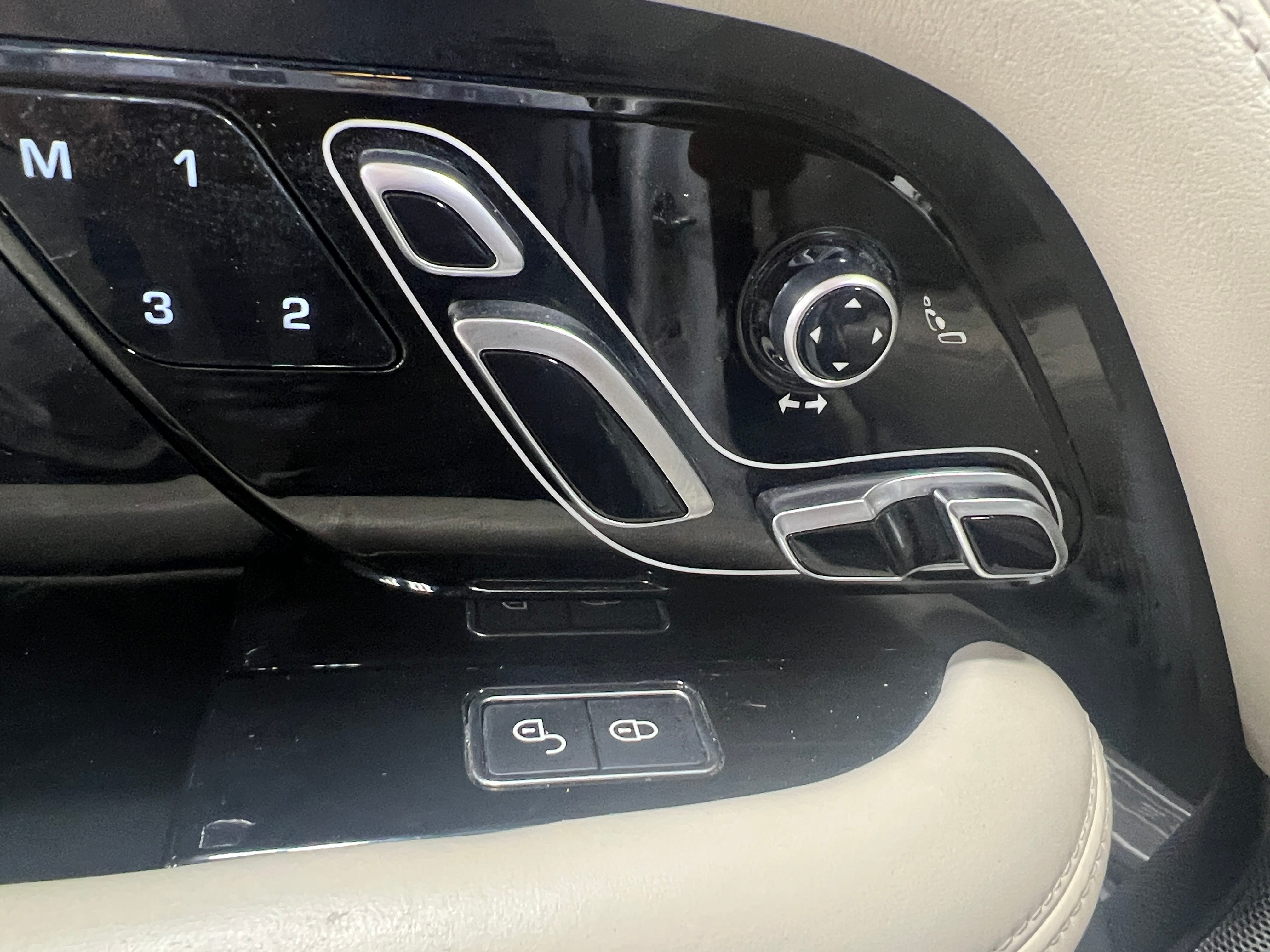2018 Land Rover Range Rover Supercharged - Photo 9