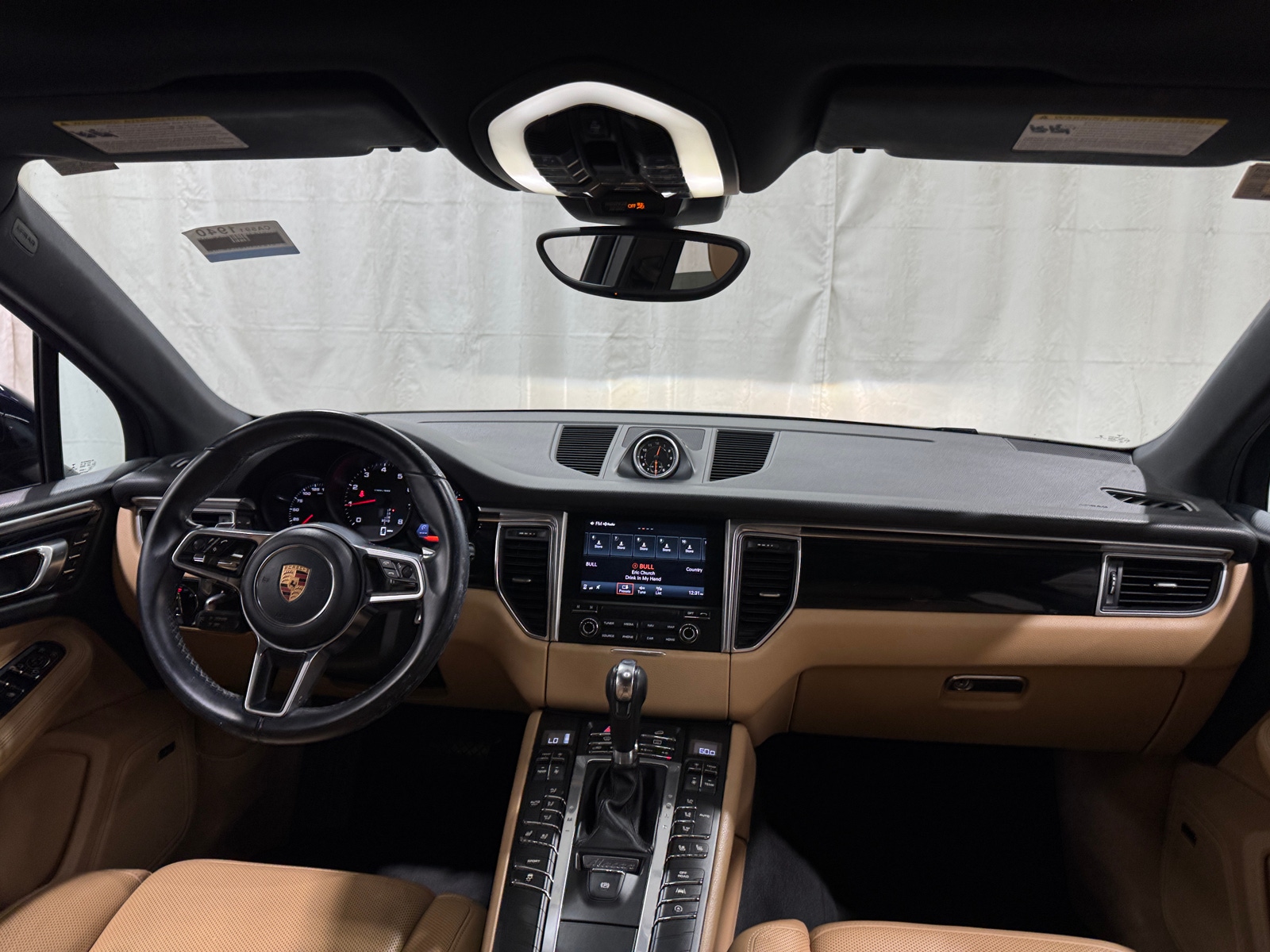 Thumbnail: 2017 Porsche Macan - 2