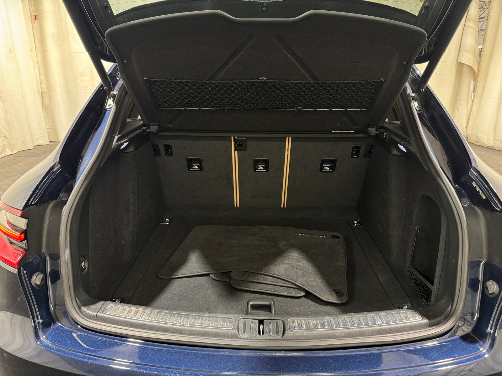 Thumbnail: 2017 Porsche Macan - 6