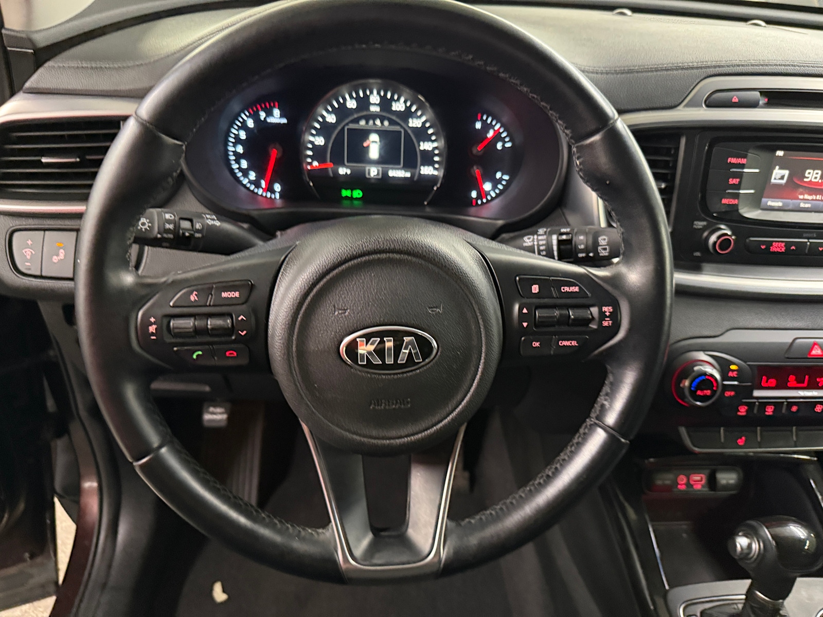 Thumbnail: 2016 Kia Sorento - 4