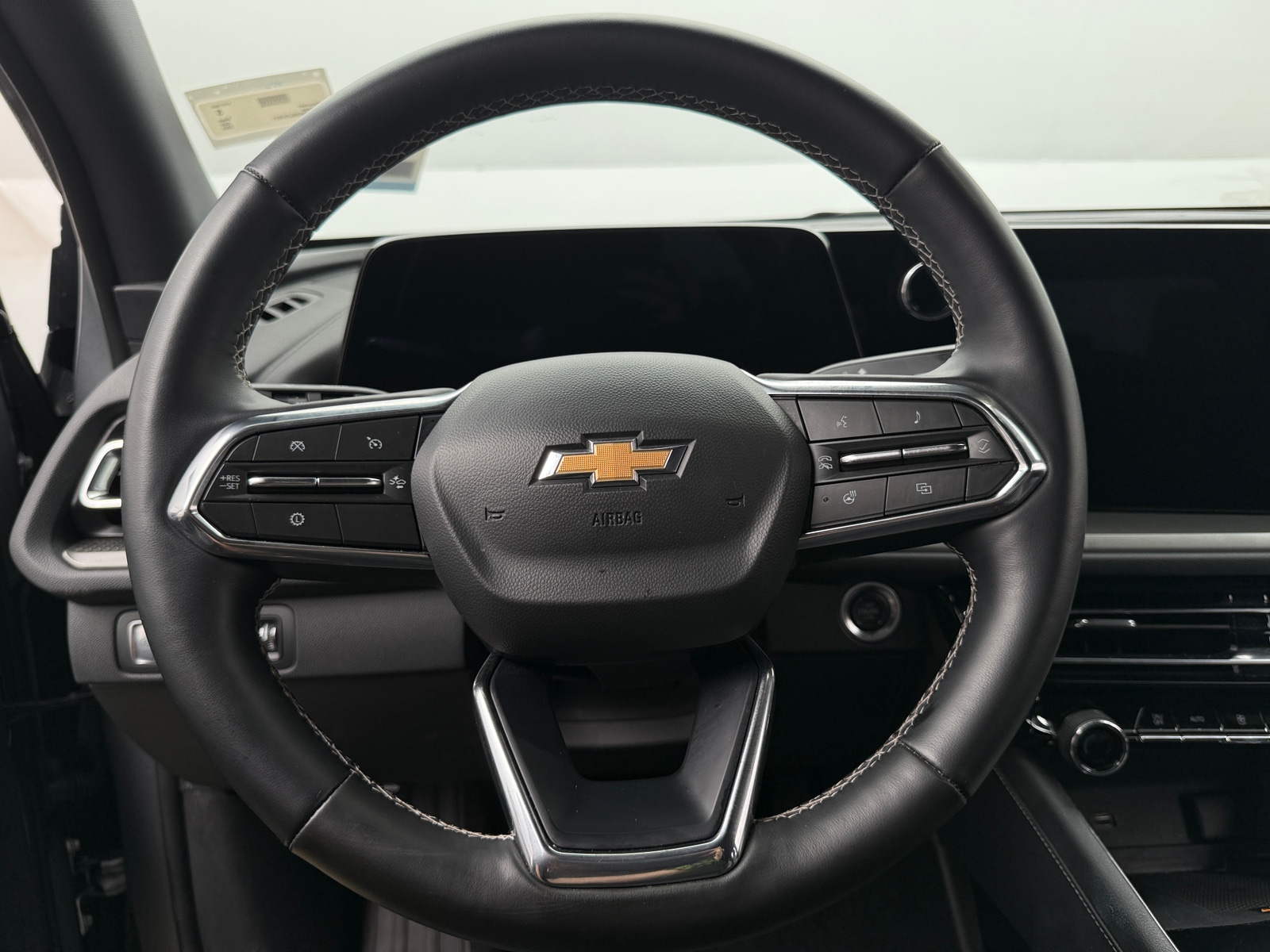 Thumbnail: 2025 Chevrolet Traverse - 4