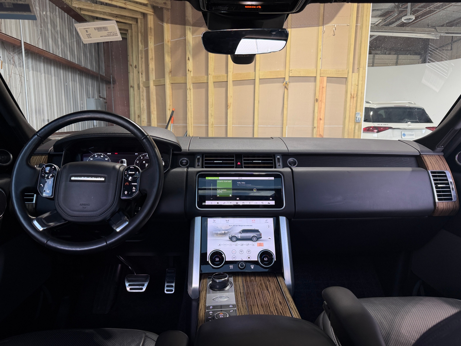 Thumbnail: 2019 Land Rover Range Rover - 2