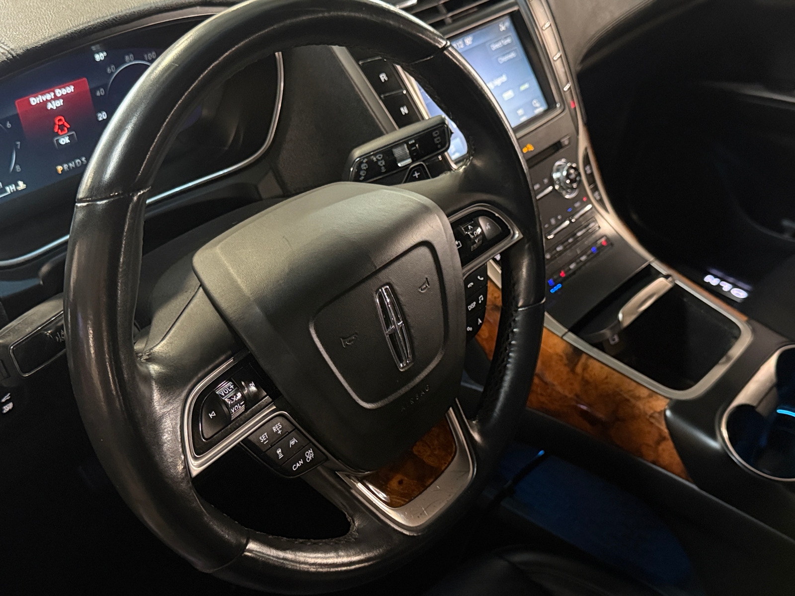 Thumbnail: 2020 Lincoln Nautilus - 4