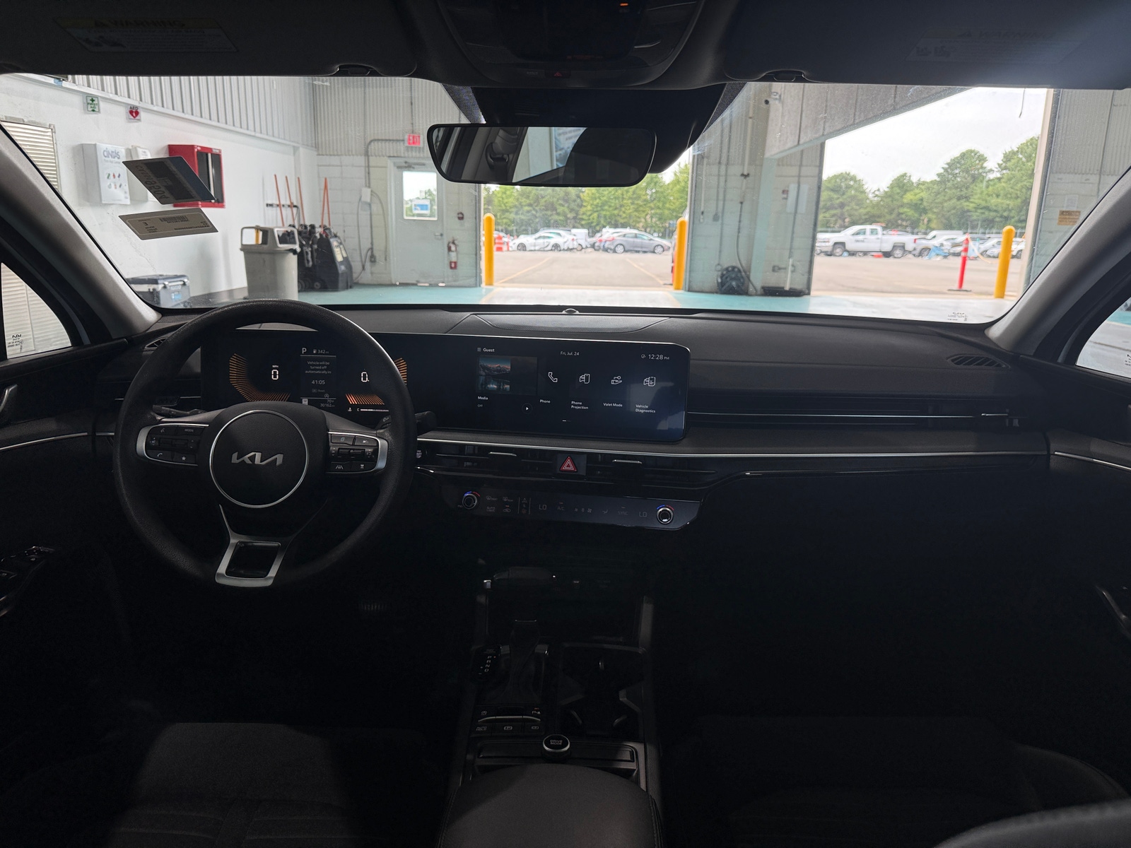 Thumbnail: 2025 Kia K5 - 3