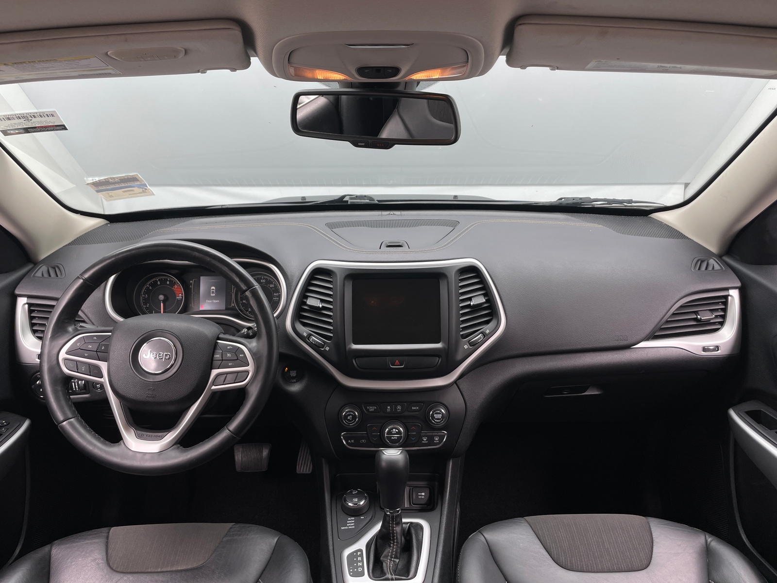 Thumbnail: 2018 Jeep Cherokee - 3