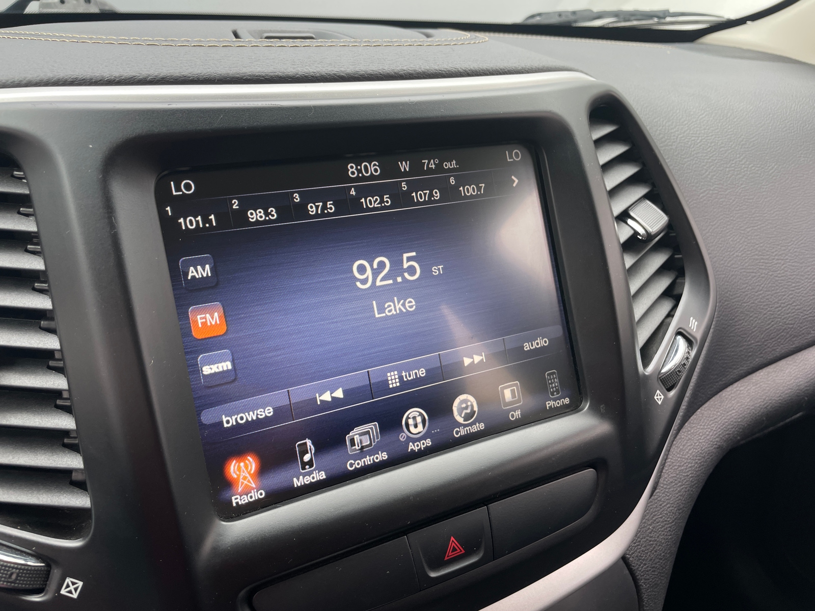 Thumbnail: 2018 Jeep Cherokee - 4