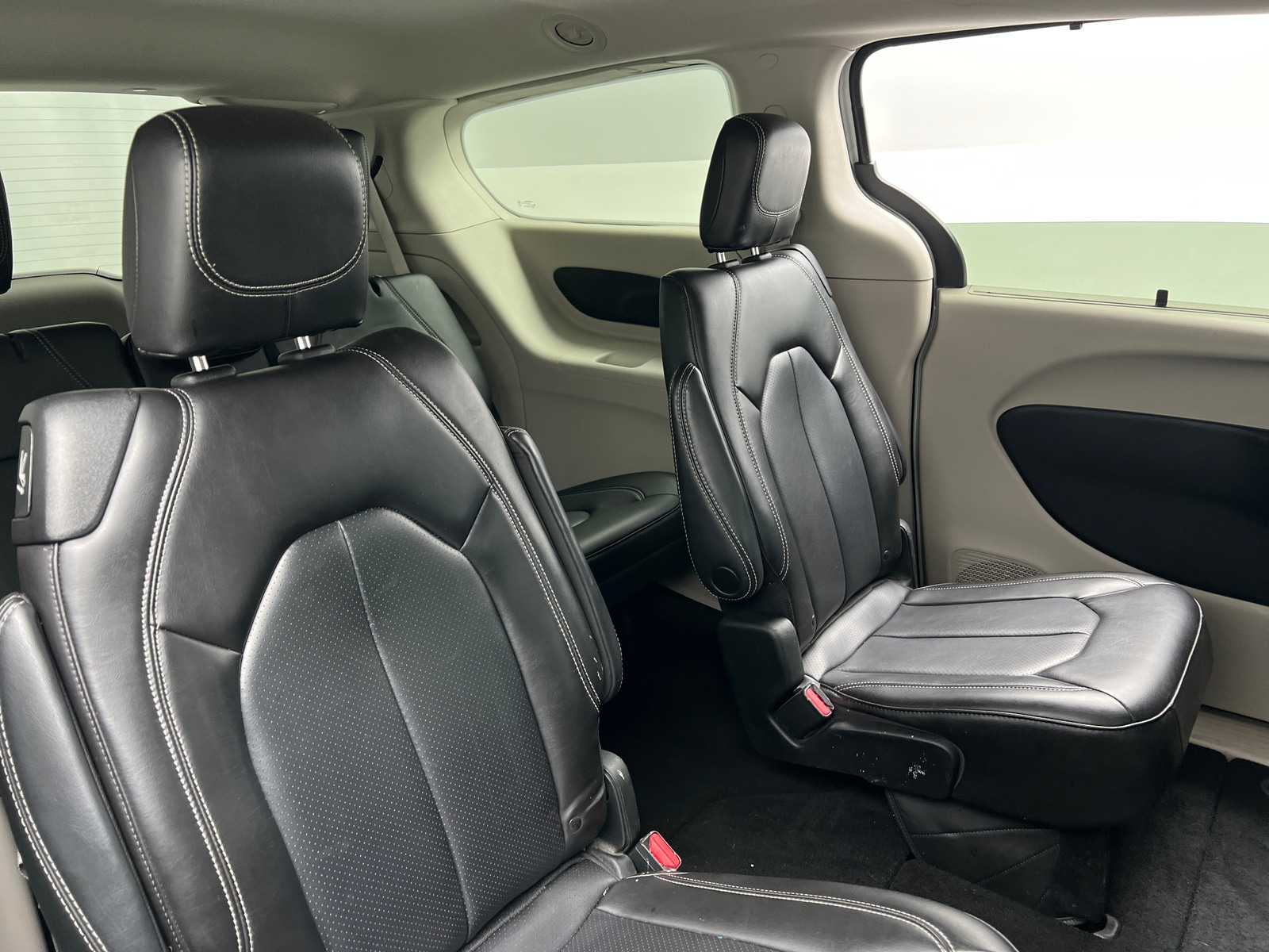 Thumbnail: 2023 Chrysler Pacifica - 5