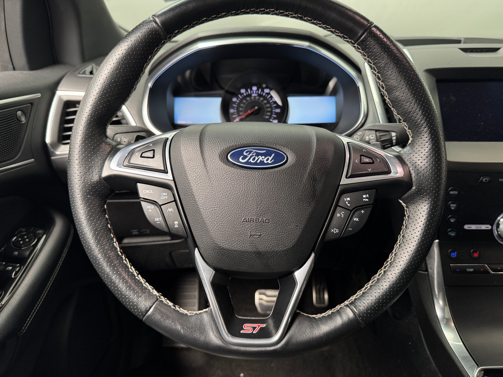 Thumbnail: 2020 Ford Edge - 4