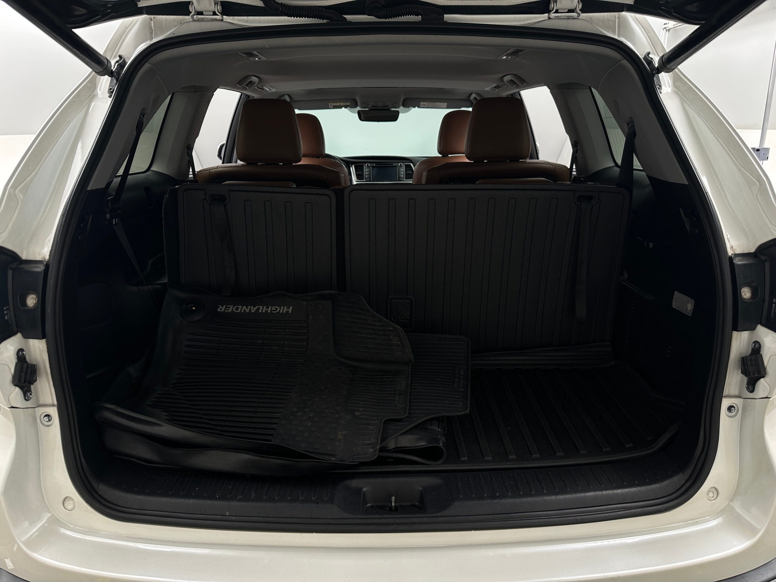 Thumbnail: 2019 Toyota Highlander - 6