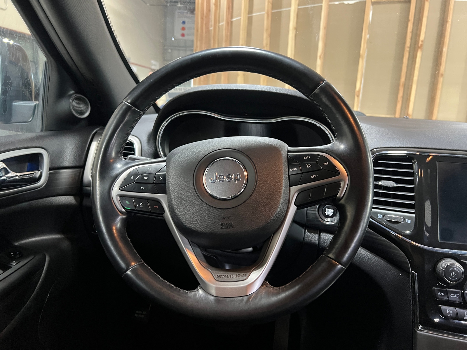 Thumbnail: 2021 Jeep Grand Cherokee - 4