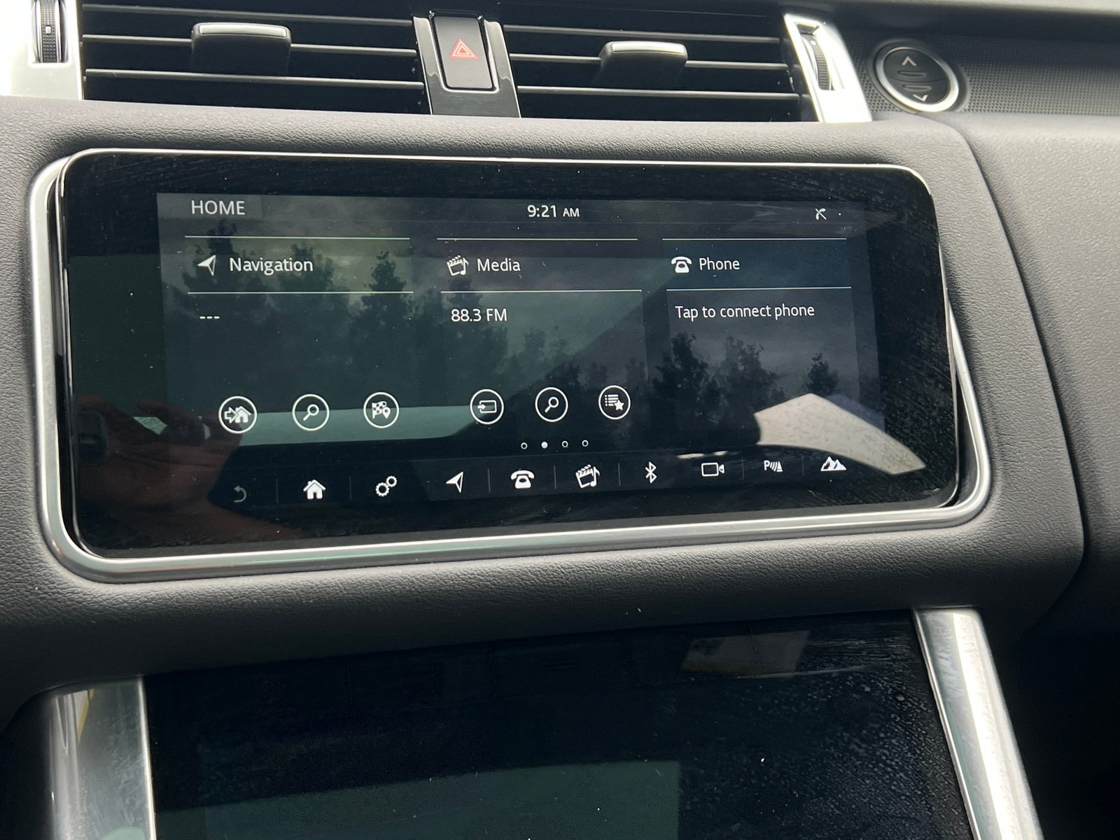 Thumbnail: 2019 Land Rover Range Rover Sport - 3