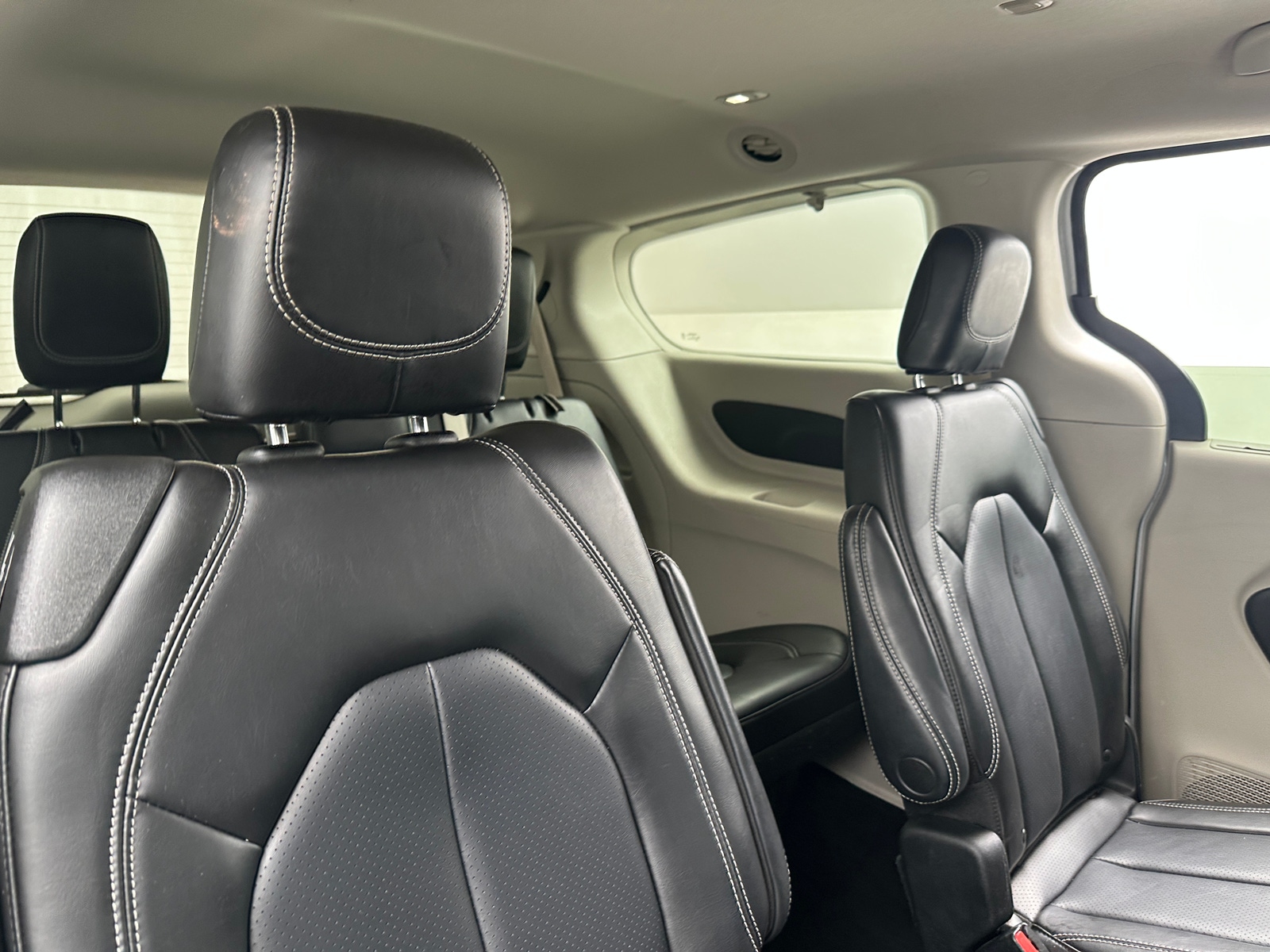 Thumbnail: 2023 Chrysler Pacifica - 5