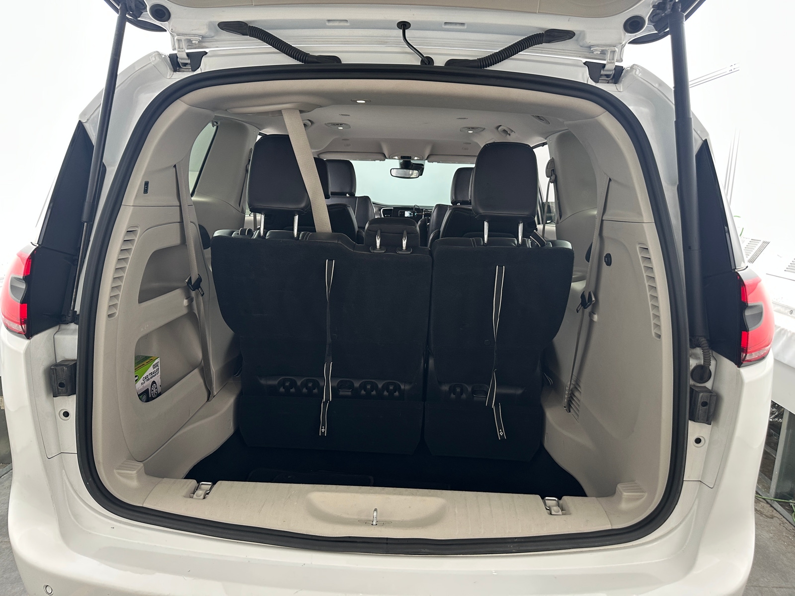 Thumbnail: 2023 Chrysler Pacifica - 6