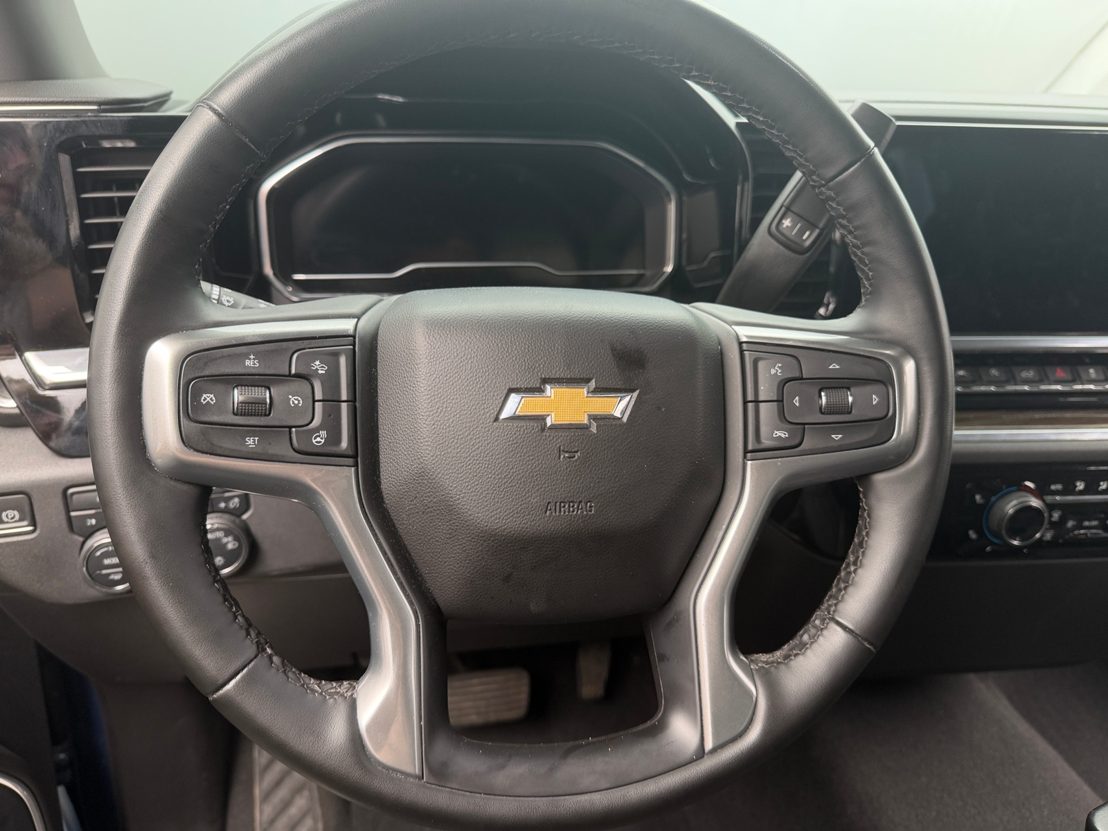 Thumbnail: 2024 Chevrolet Silverado 1500 - 5