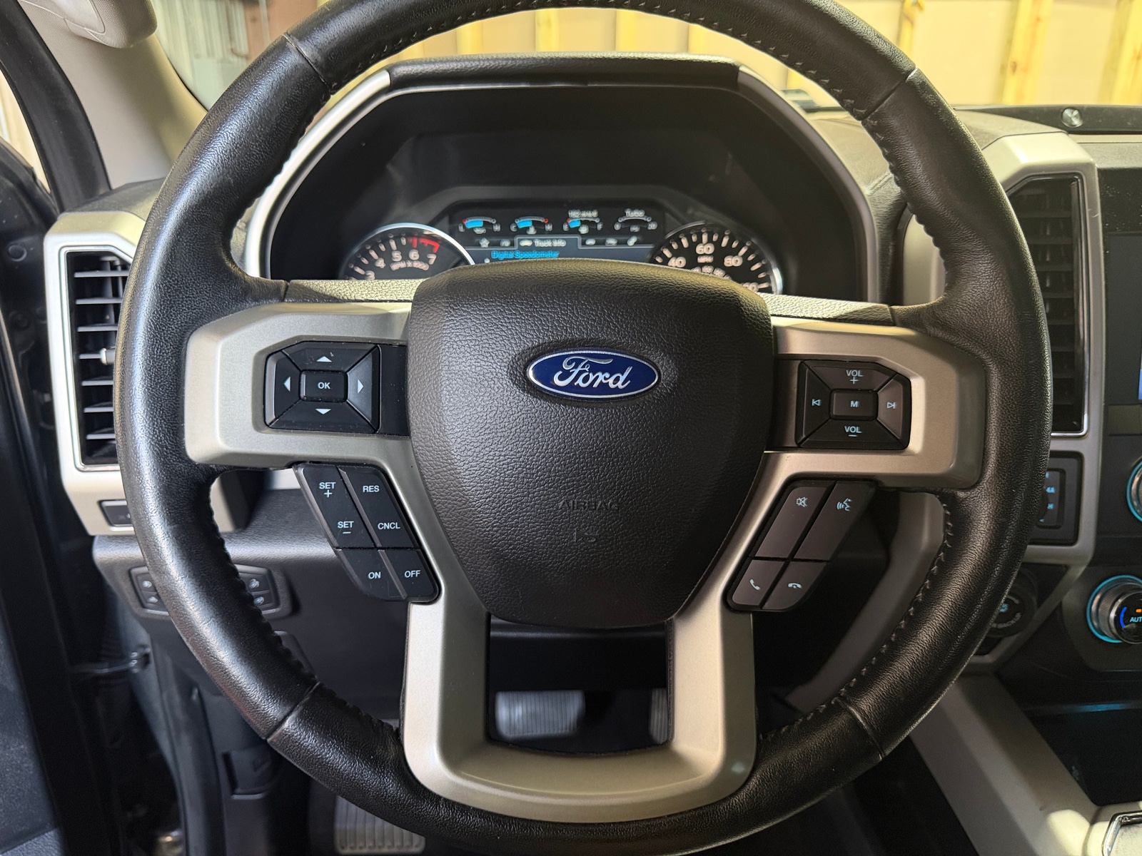 Thumbnail: 2019 Ford Econoline - 4