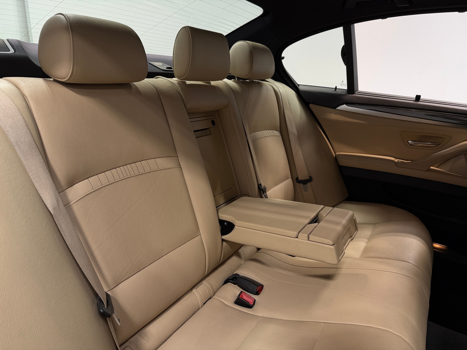 Thumbnail: 2016 BMW 5 Series - 5