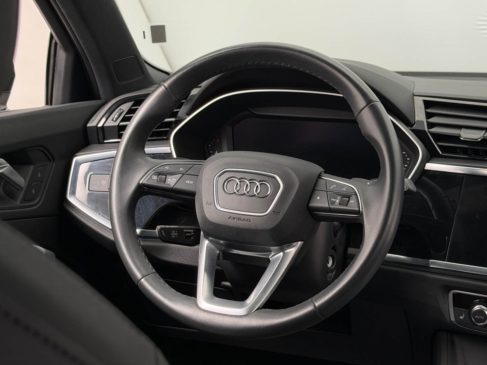 Thumbnail: 2025 Audi Q3 - 4