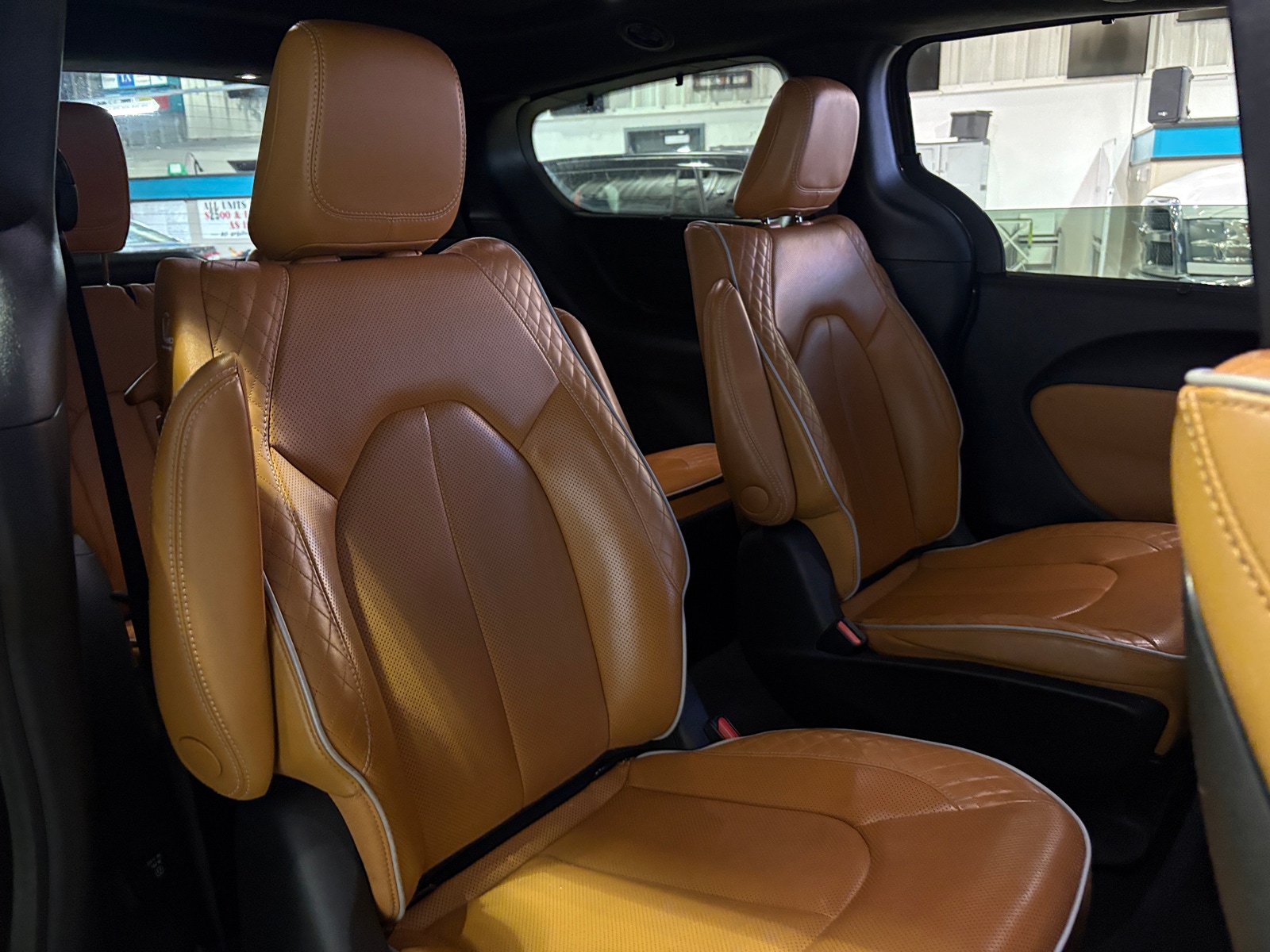 Thumbnail: 2022 Chrysler Pacifica - 5