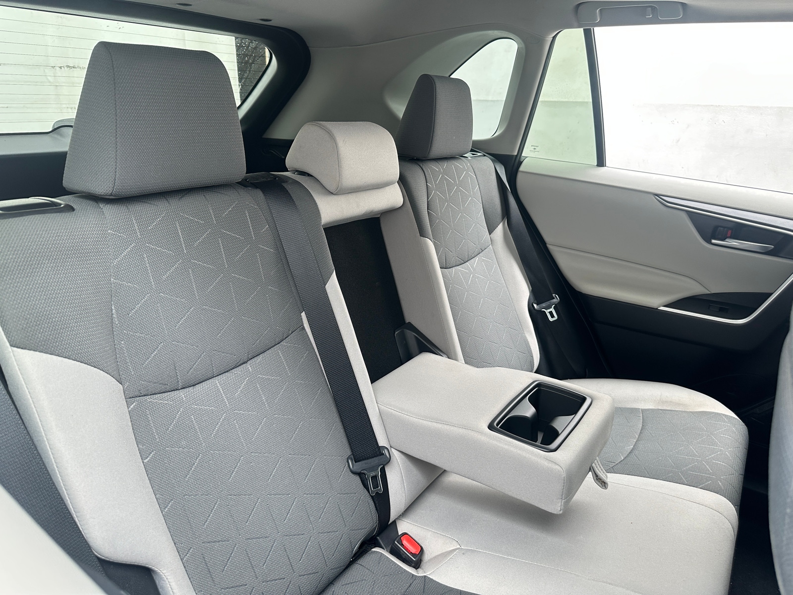 Thumbnail: 2019 Toyota RAV4 - 6