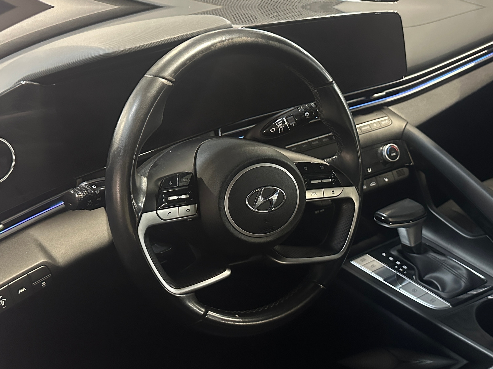 Thumbnail: 2023 Hyundai Elantra - 4