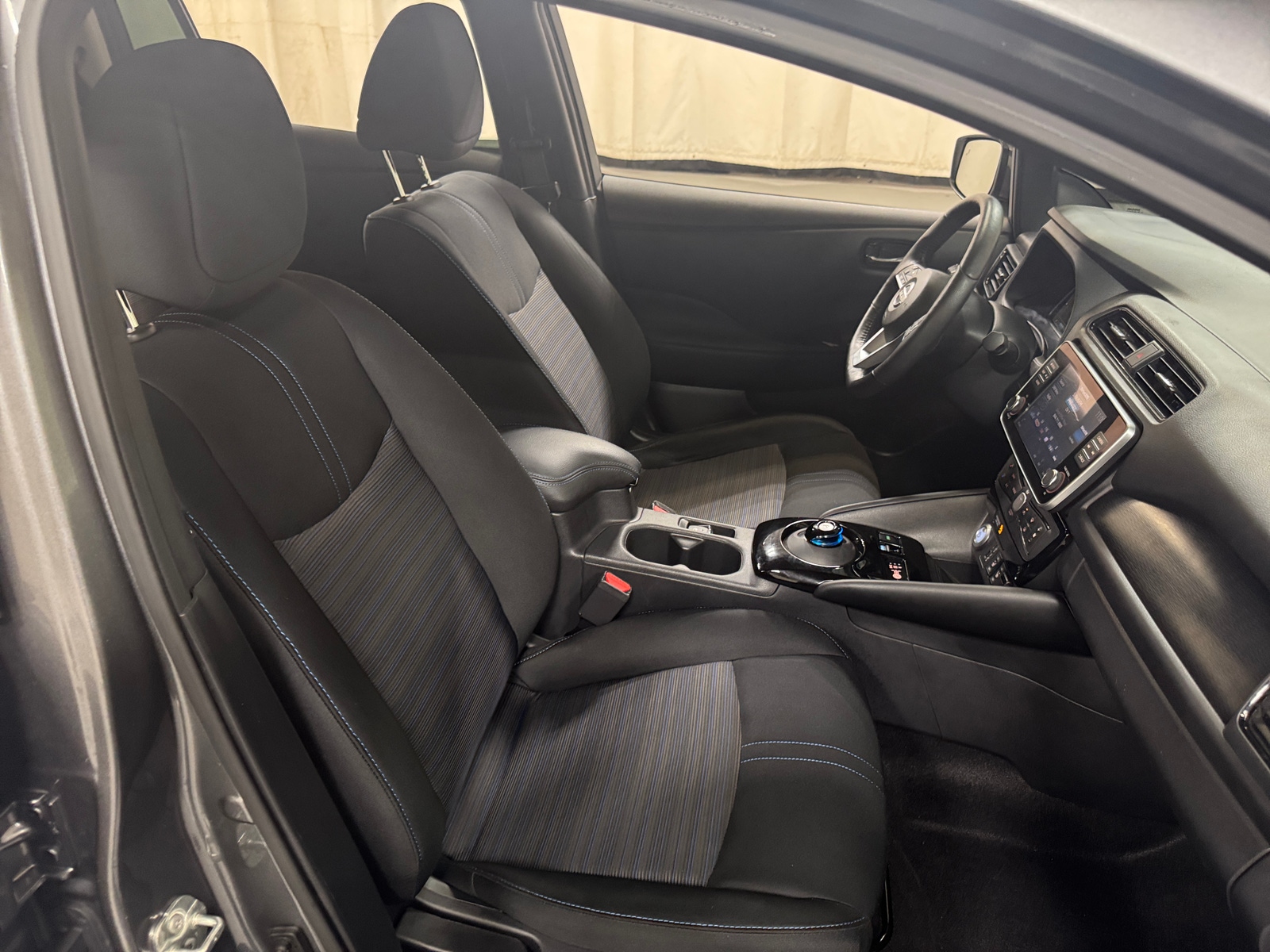Thumbnail: 2023 Nissan Leaf - 2