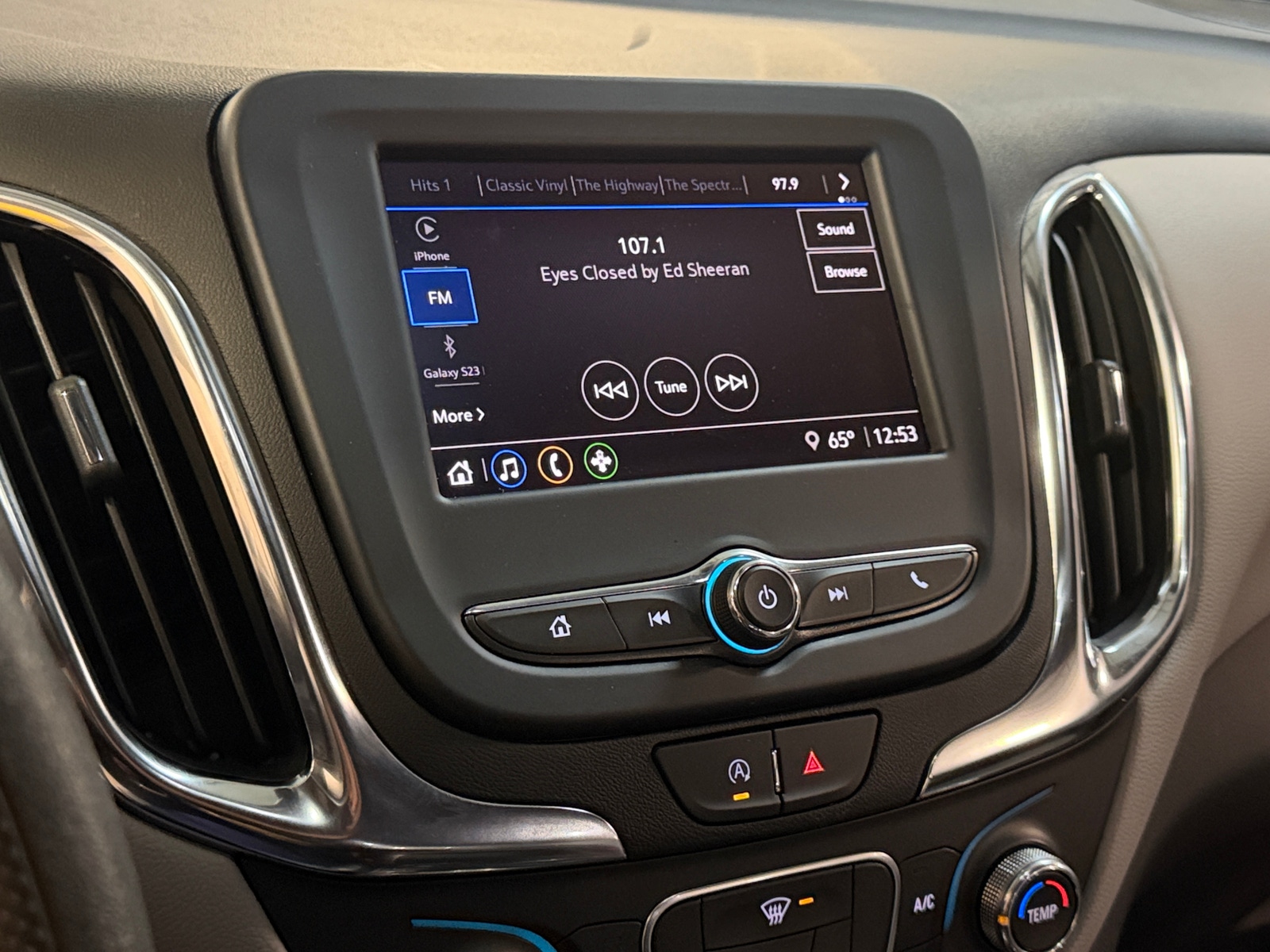 Thumbnail: 2024 Chevrolet Equinox - 4