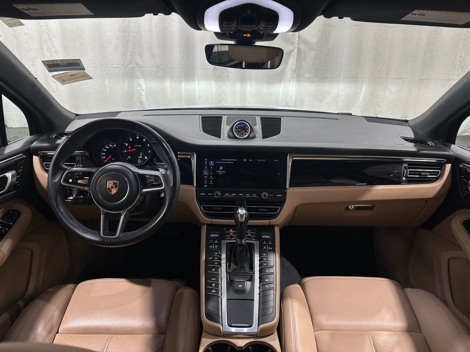 Thumbnail: 2020 Porsche Macan - 2