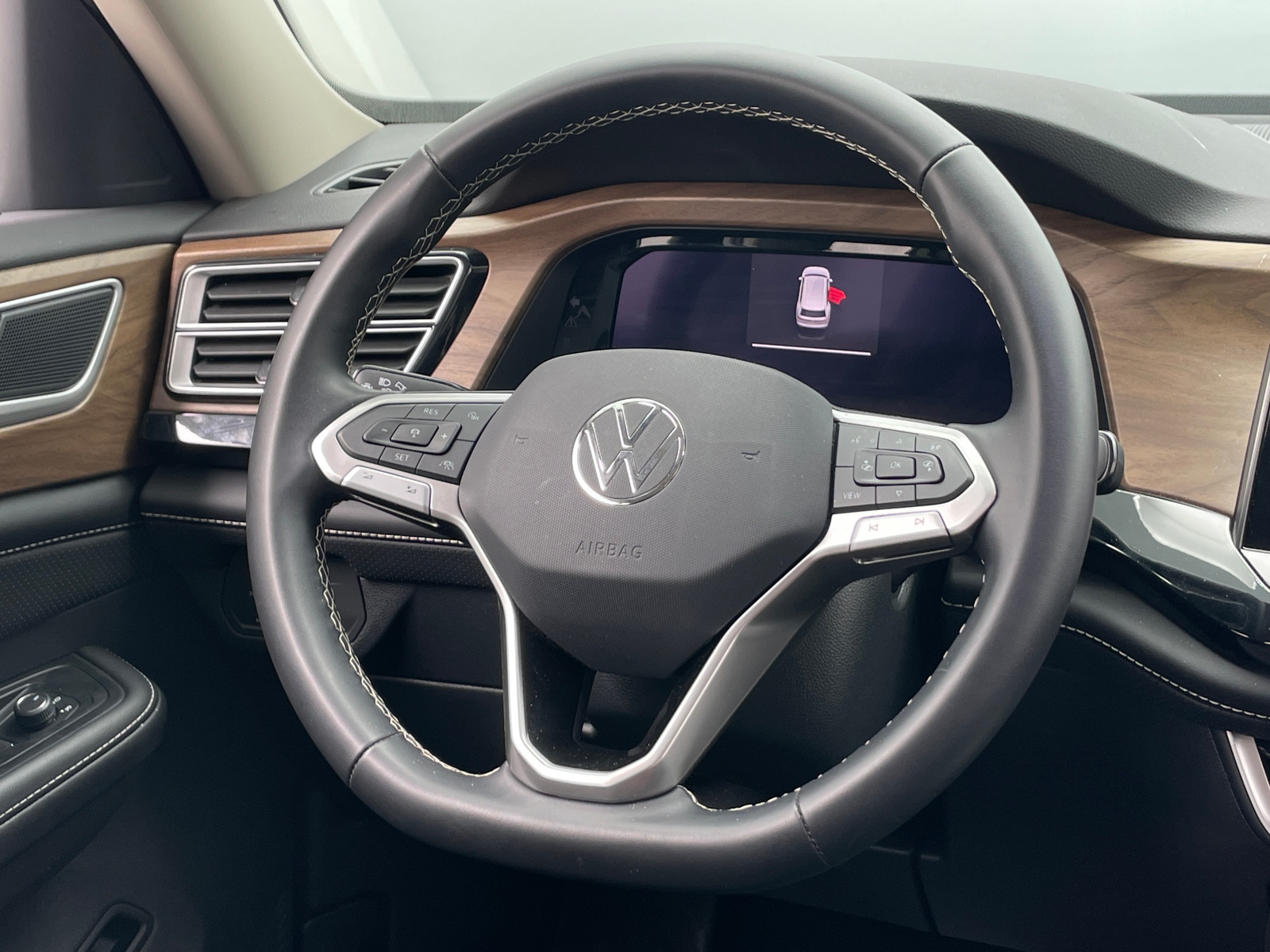 Thumbnail: 2026 Volkswagen Atlas - 4